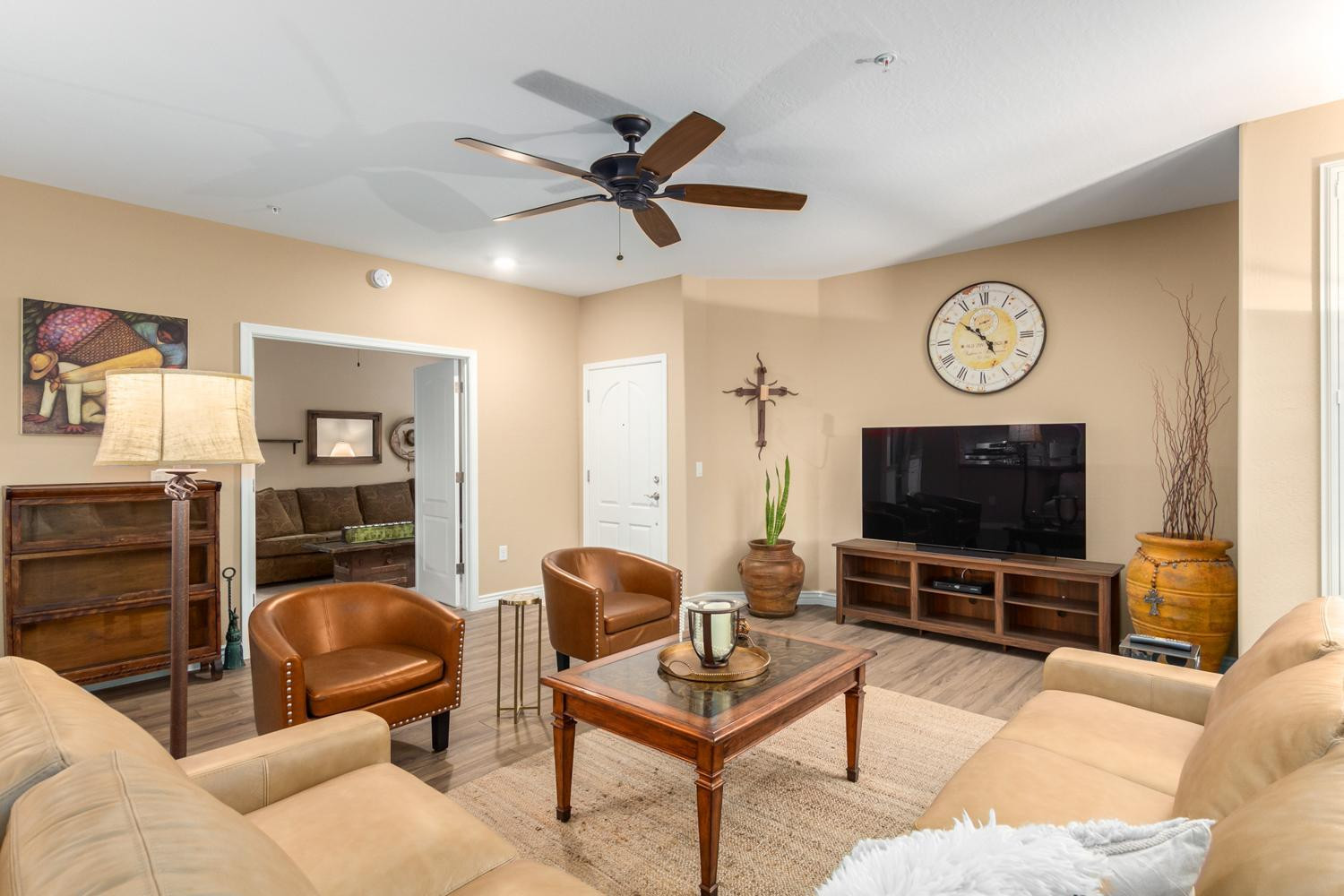 2425 W BRONCO BUTTE Trail 1049