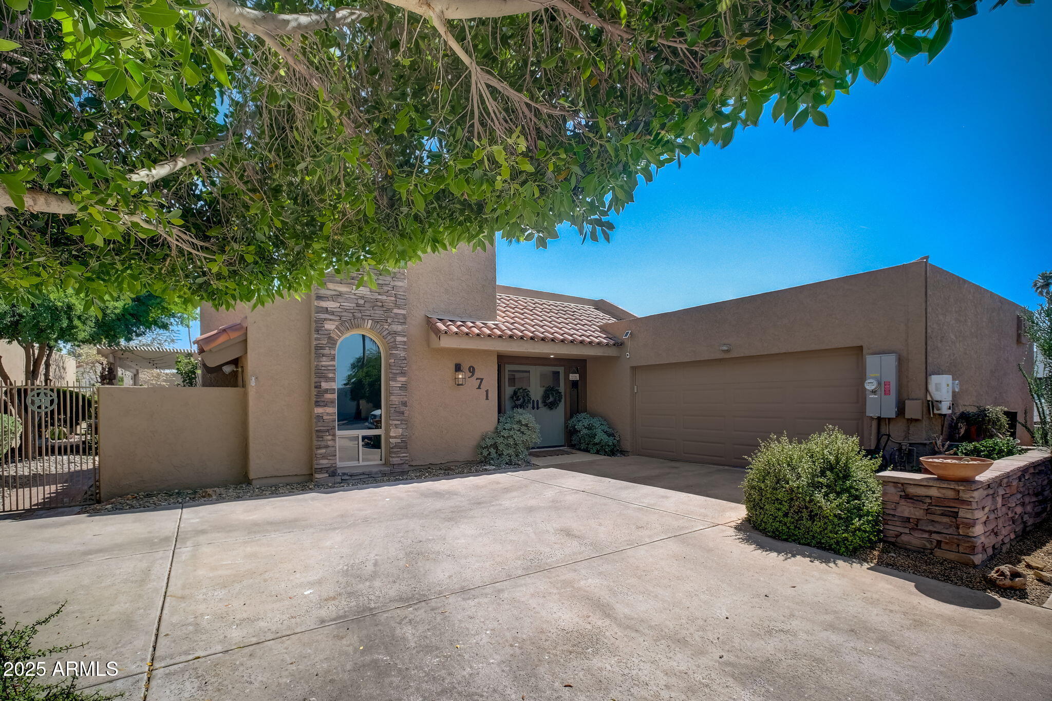971 E ACACIA Circle
