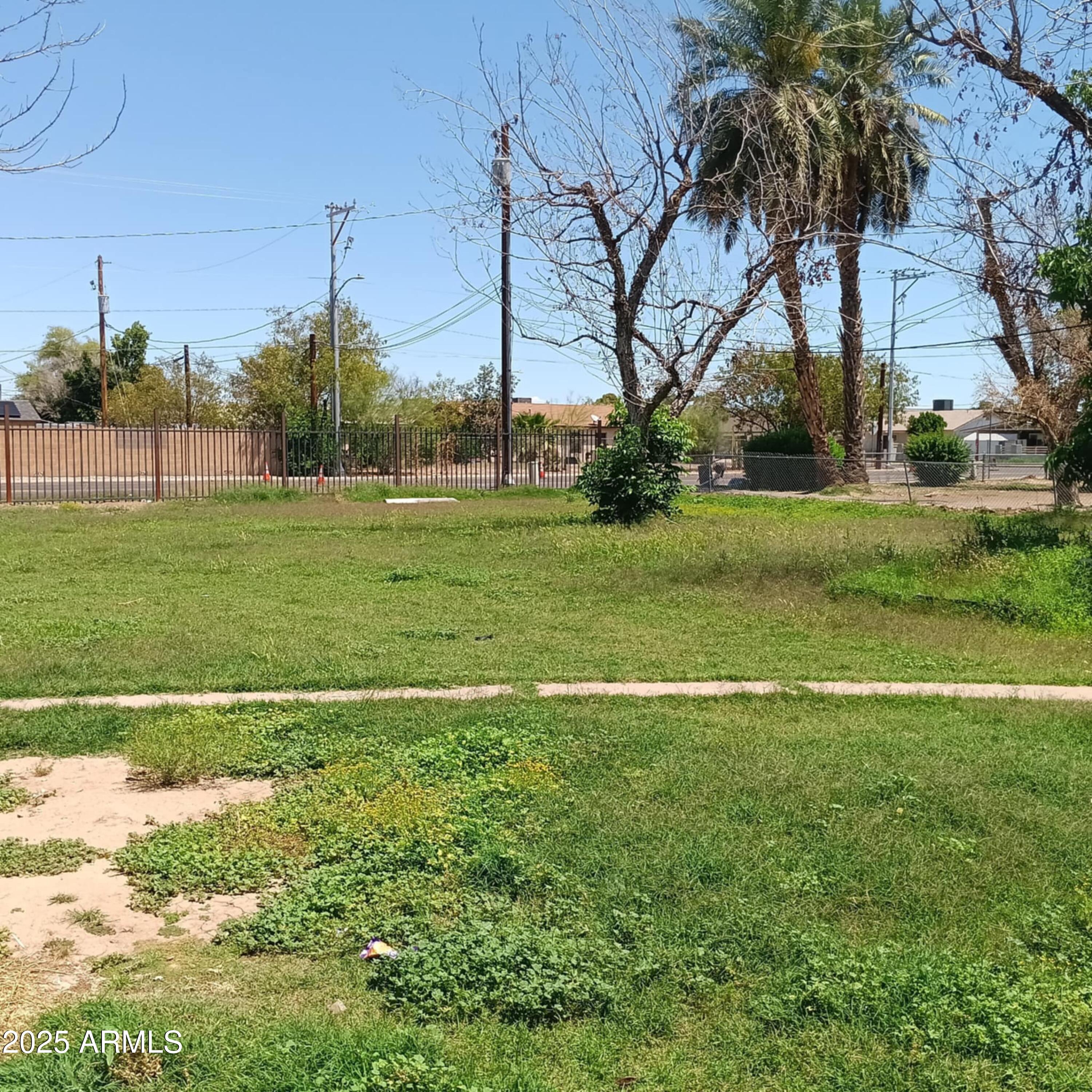 5239 W MARYLAND Avenue