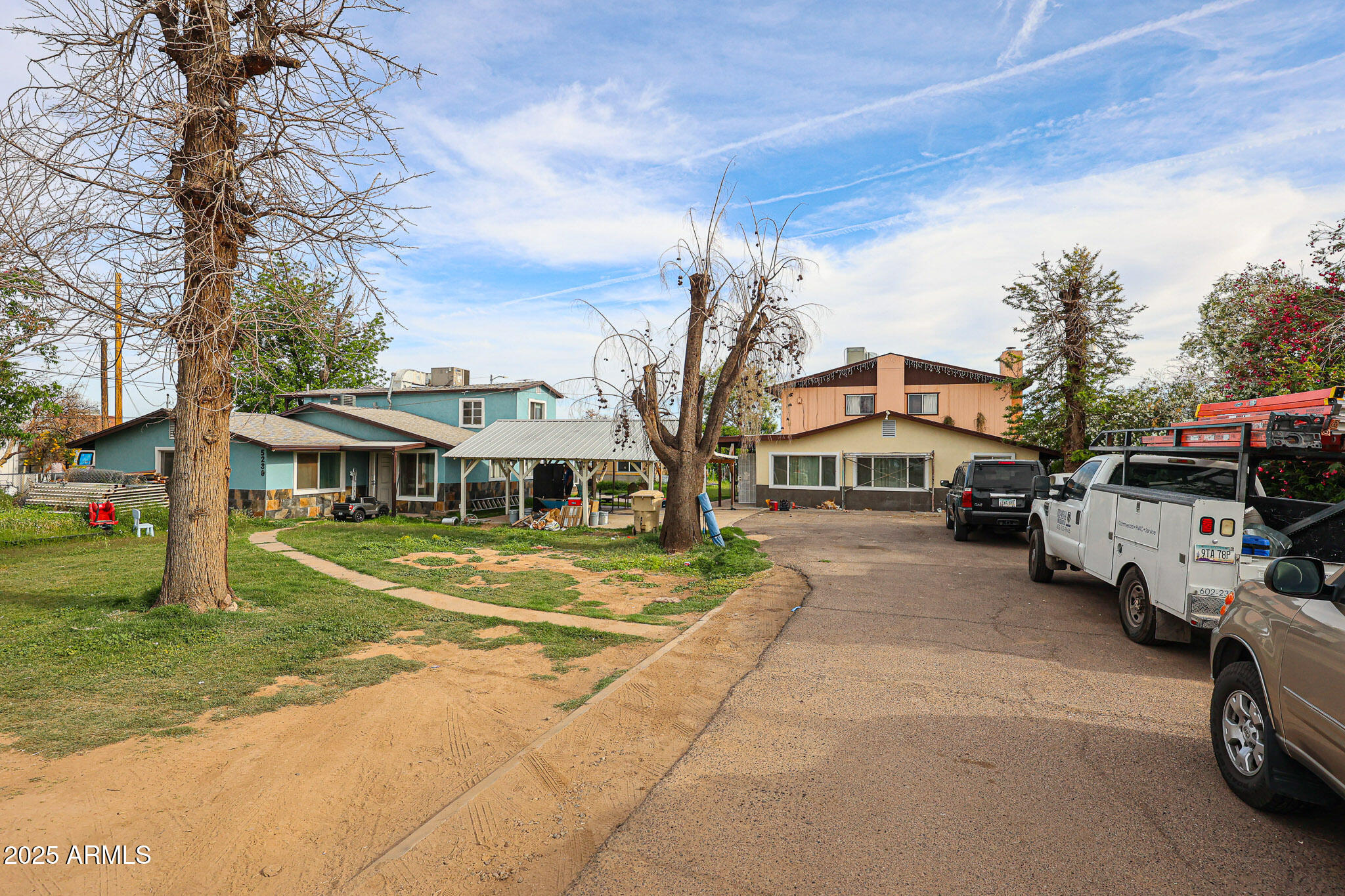 5239 W MARYLAND Avenue