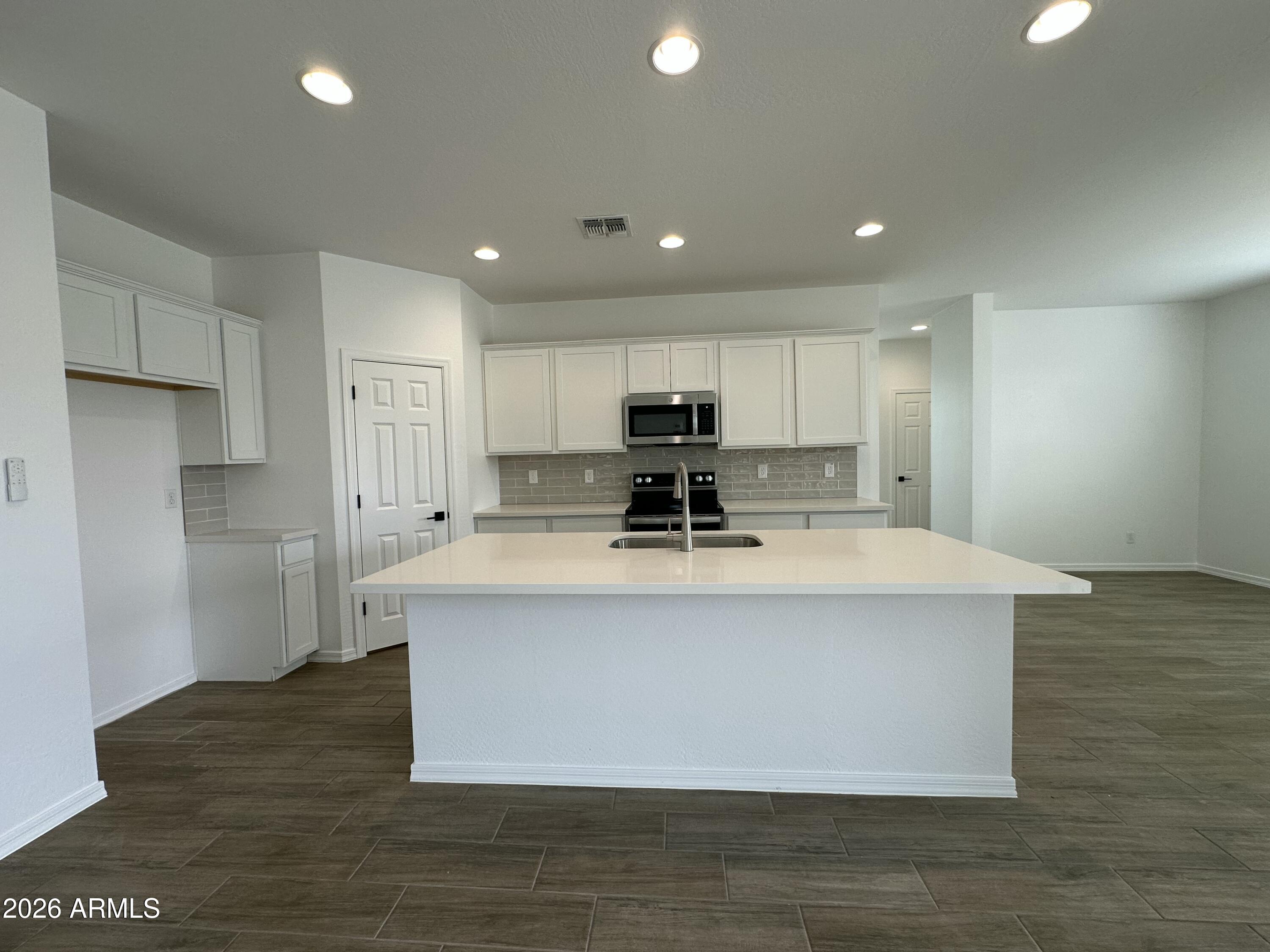 Properties 3 35859 W SANTA MONICA Avenue