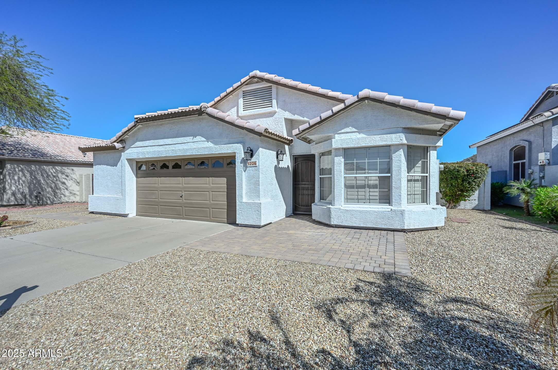 5226 W Pontiac Drive