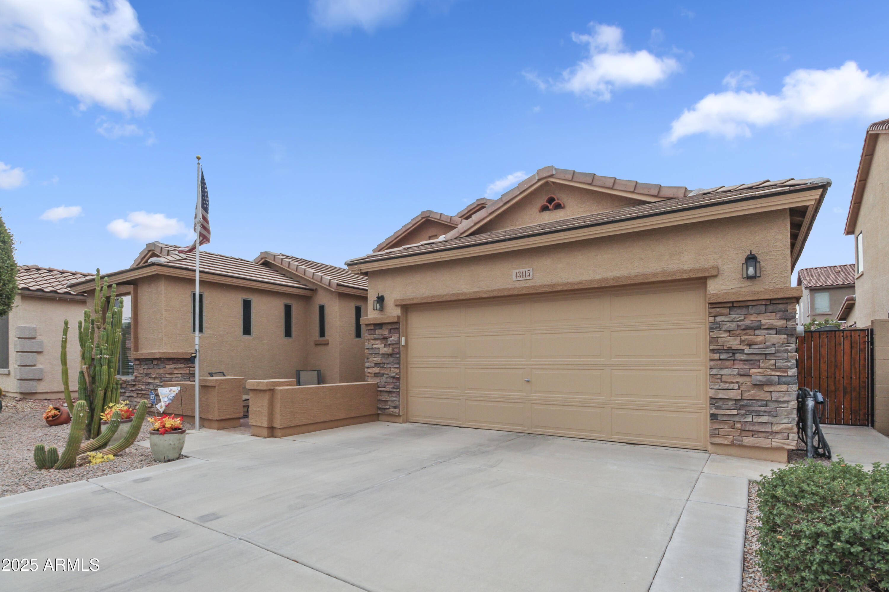 43415 W LINDGREN Drive