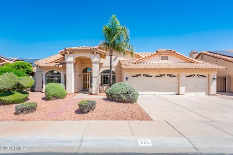 Photo of 231 N Cottonwood Drive, Gilbert, AZ 85234 (MLS # 7005500)