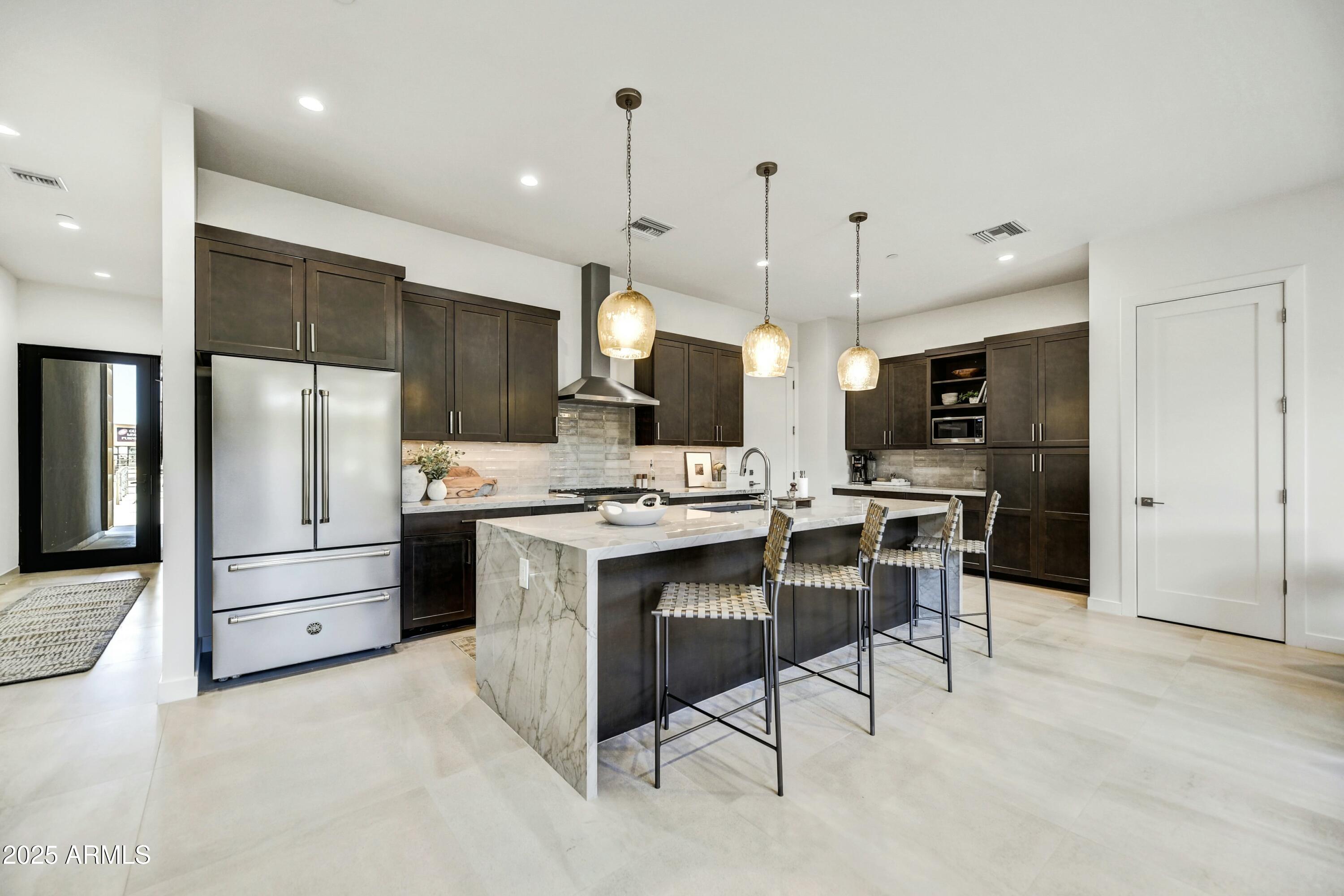 6525 E CAVE CREEK Road 300