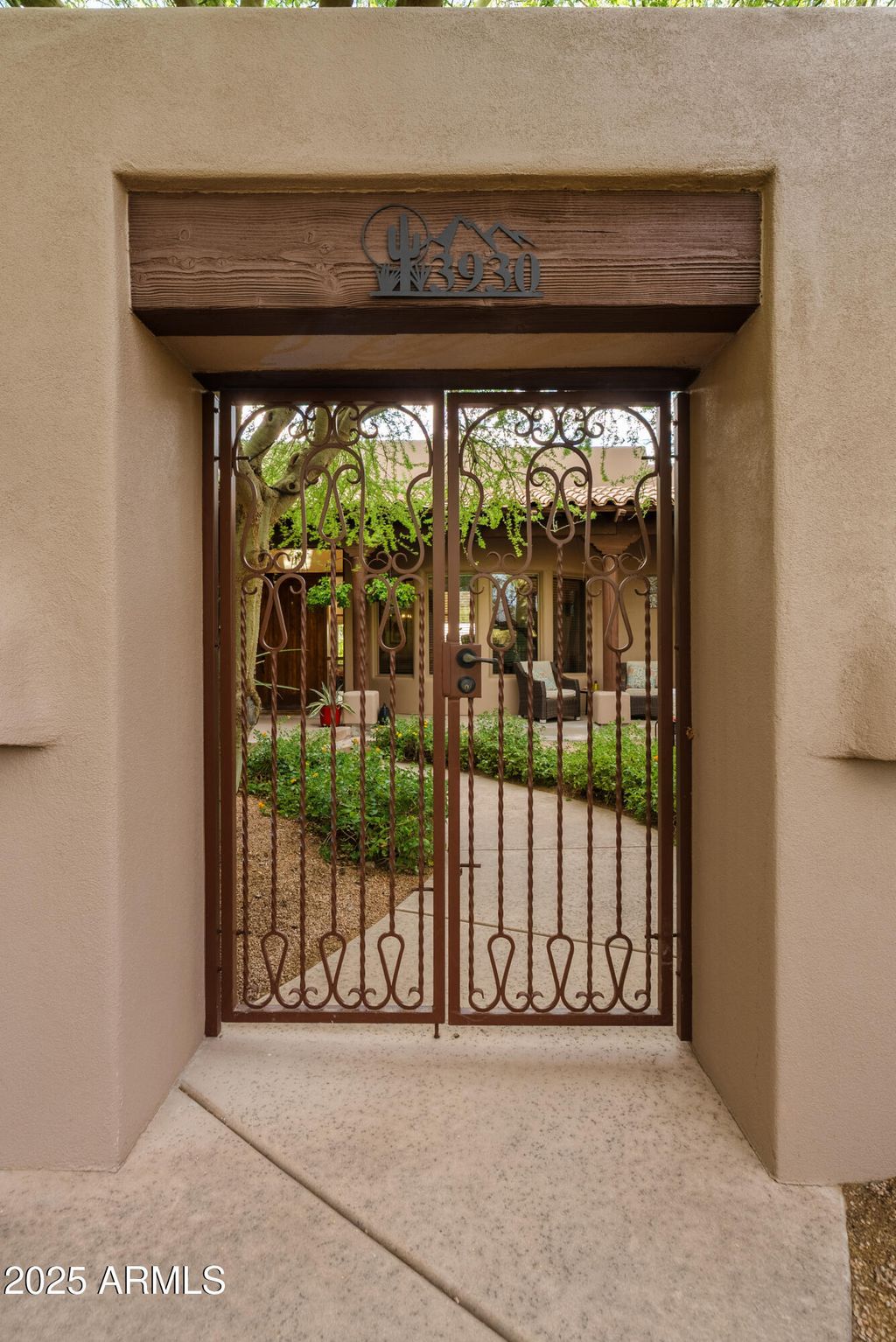 Photo of 3930 N Pinnacle Hills Circle, Mesa, AZ 85207 (MLS # 6928903)