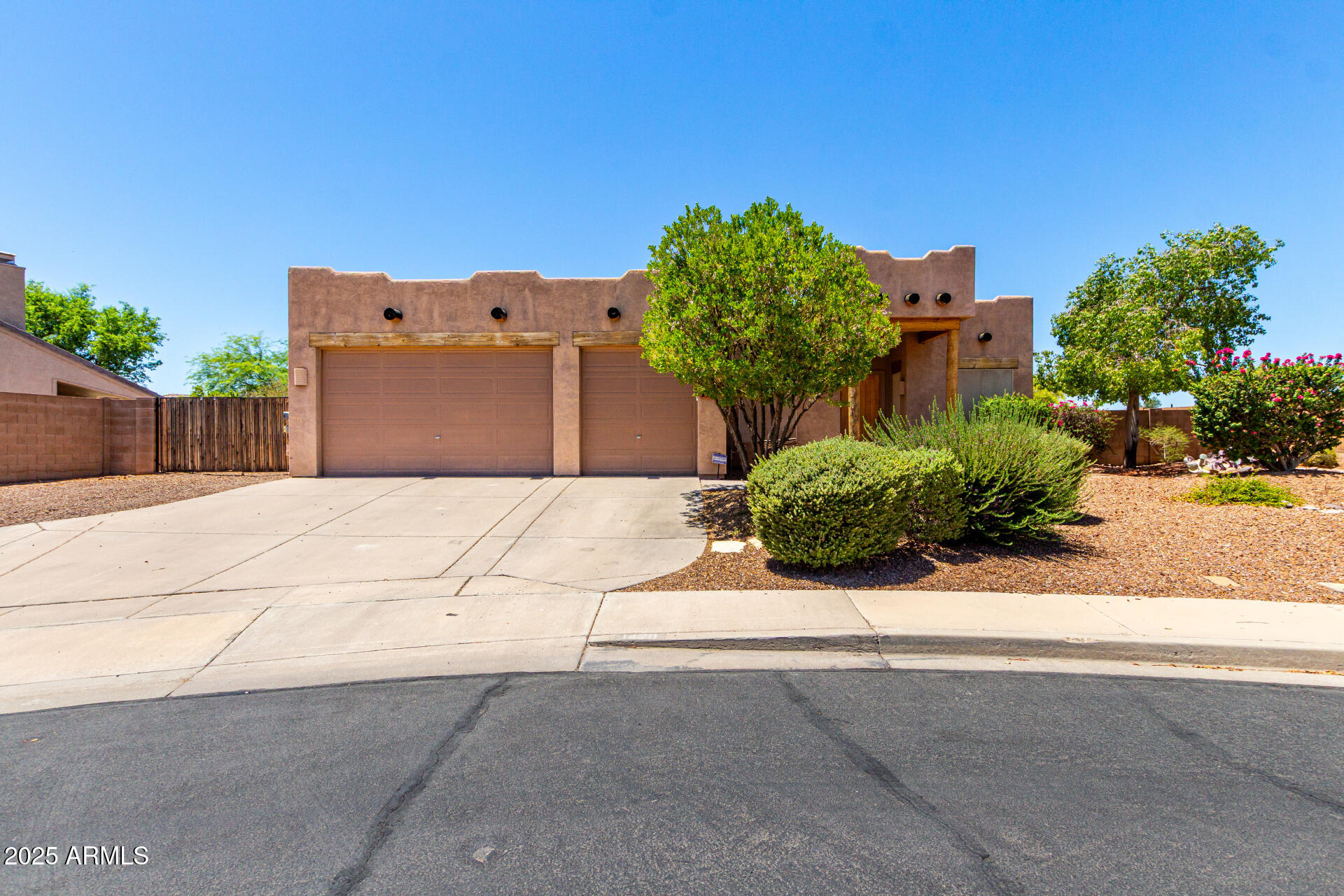 1428 N LEANDRO Circle