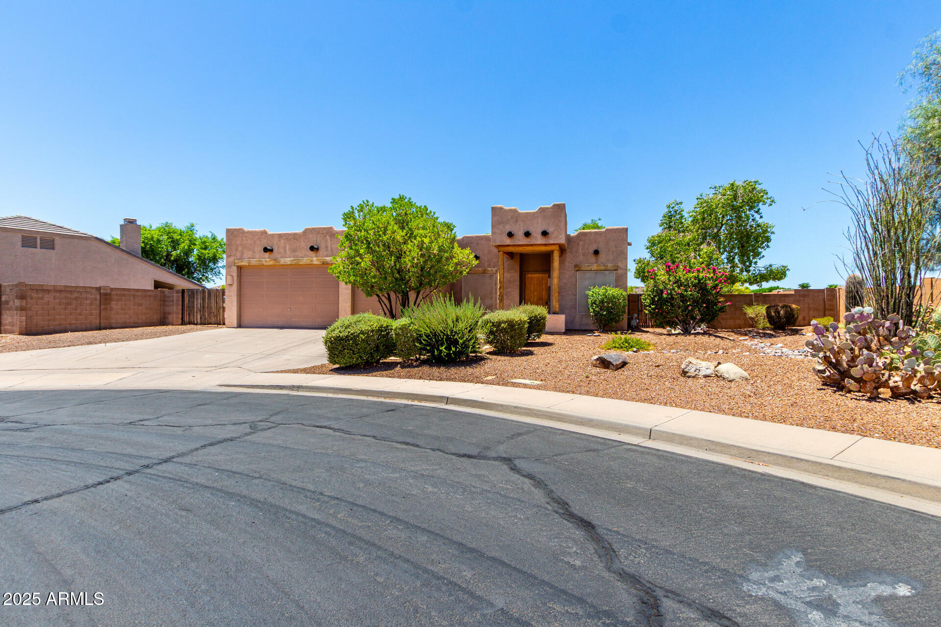 1428 N LEANDRO Circle