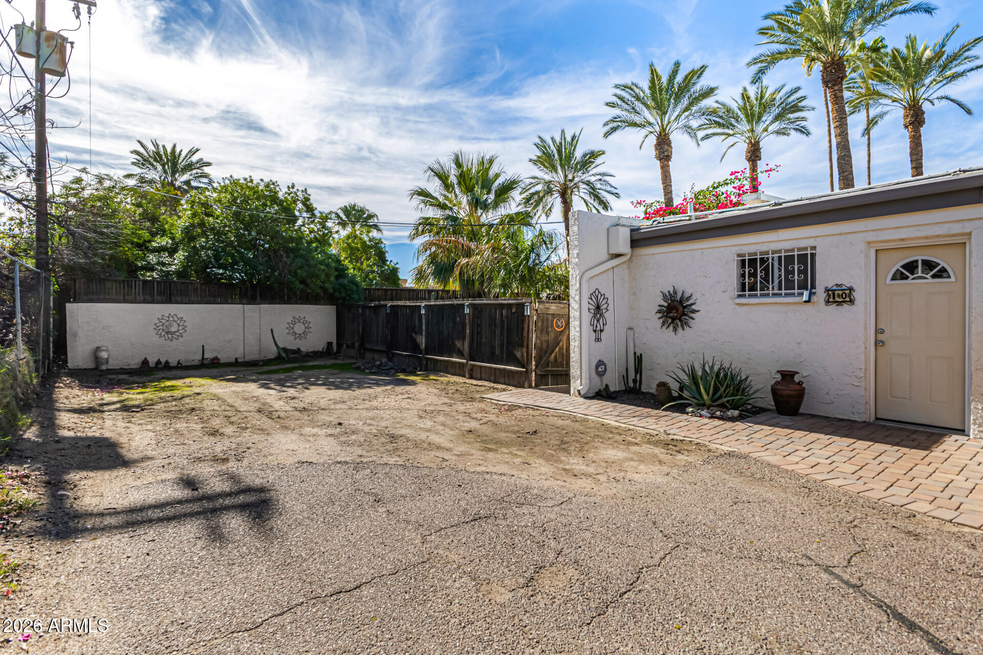 1441 E MARYLAND Avenue 10