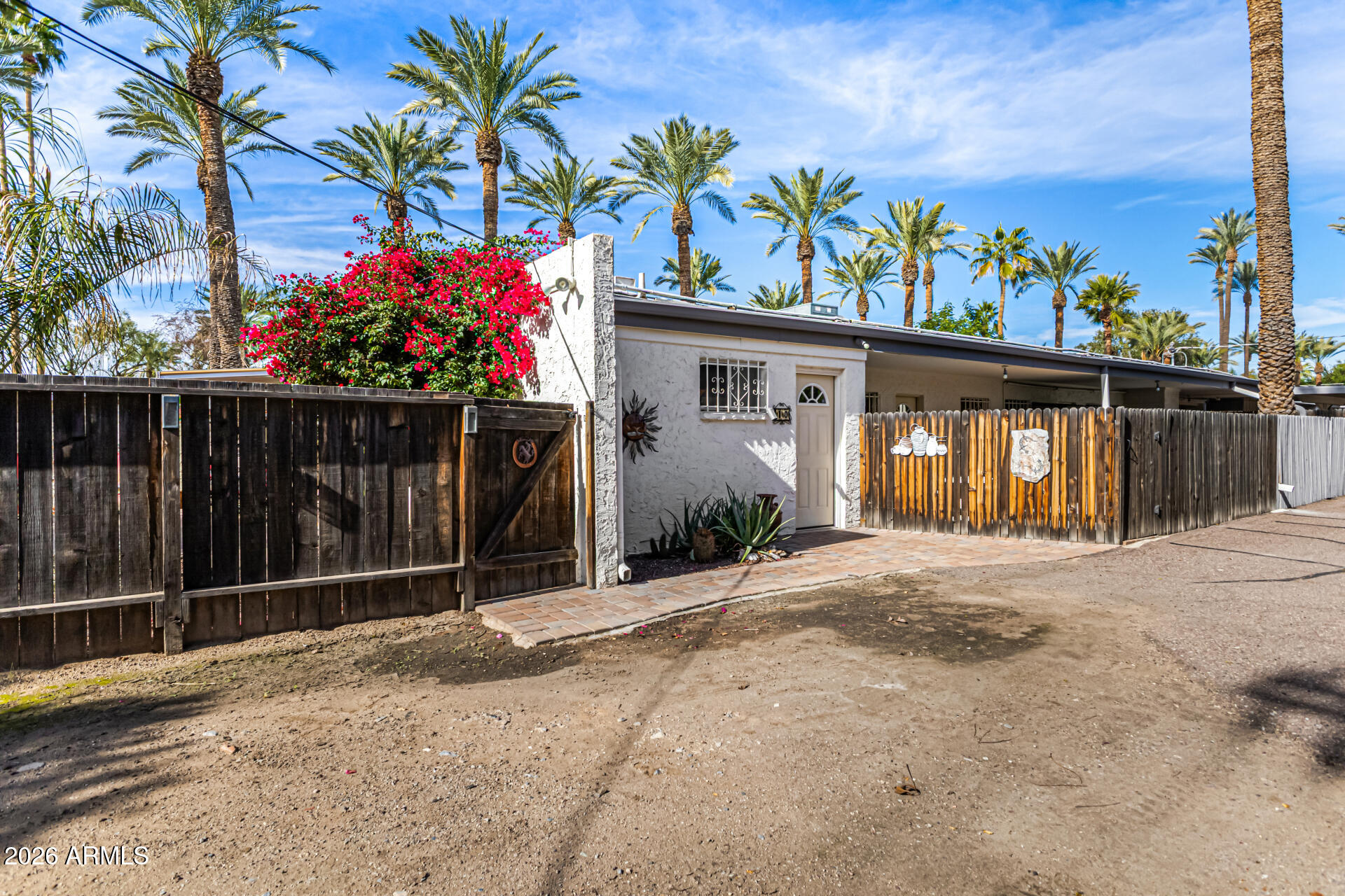 1441 E MARYLAND Avenue 10