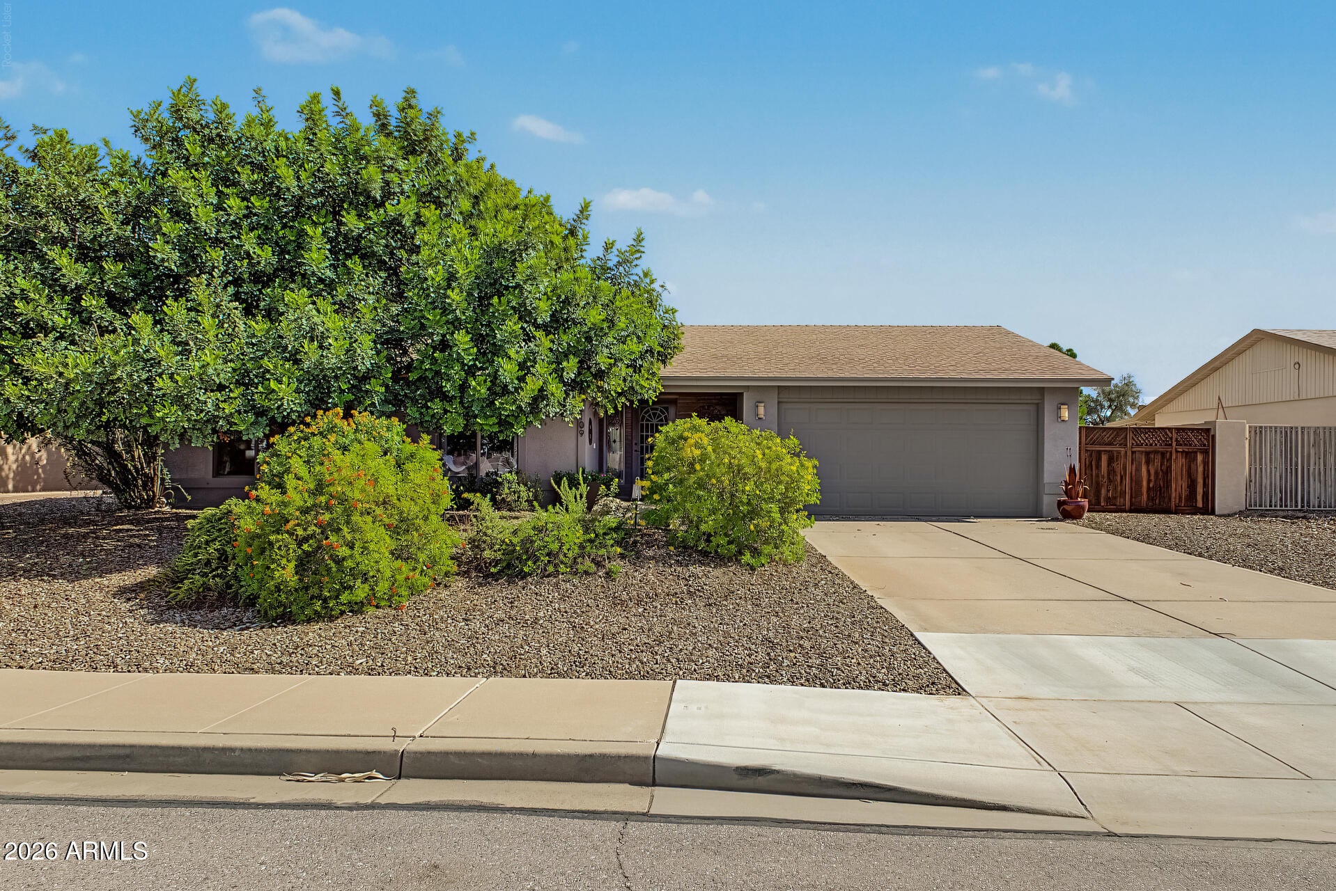 2109 N TAMARISK Street