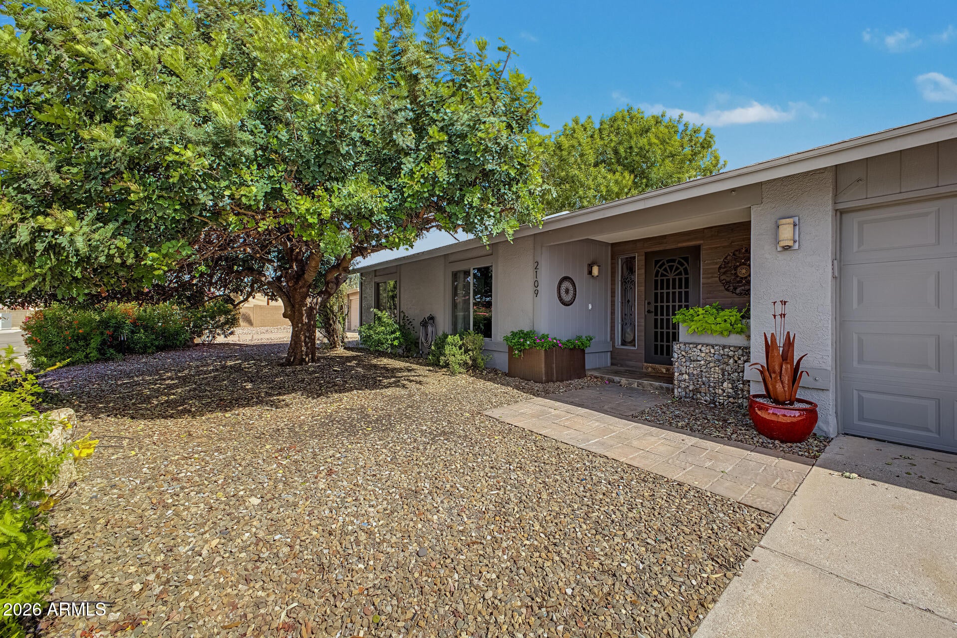 2109 N TAMARISK Street