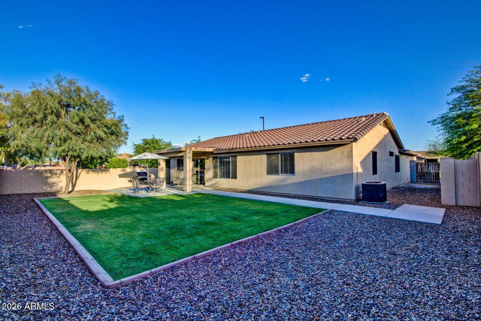 2442 E Pony Lane