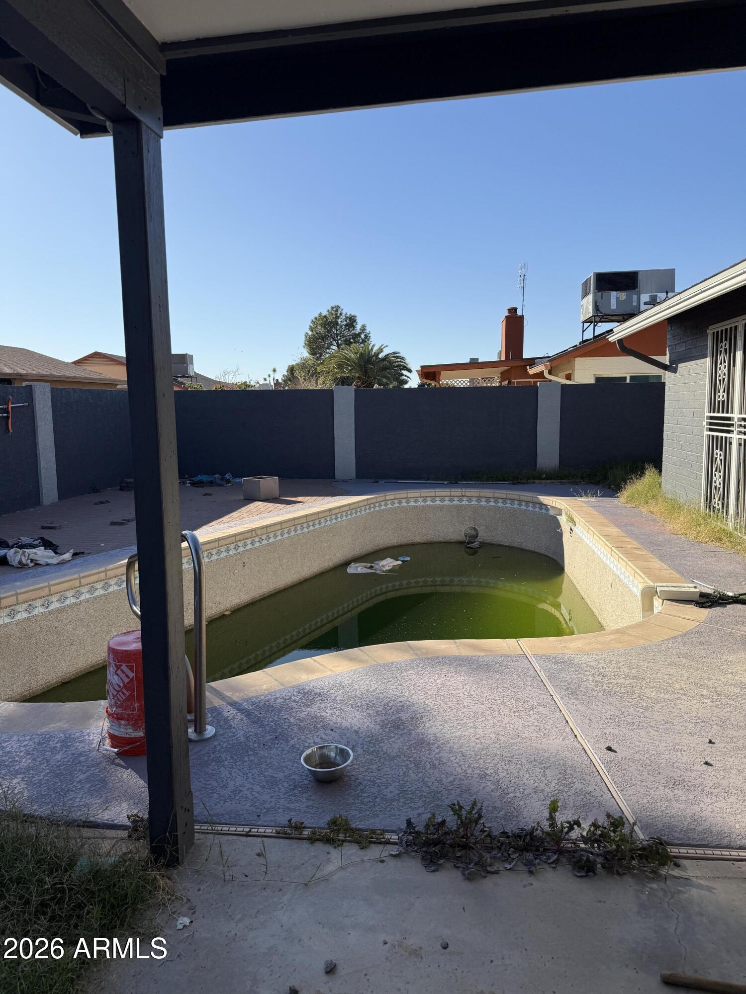 7301 W SWEETWATER Avenue