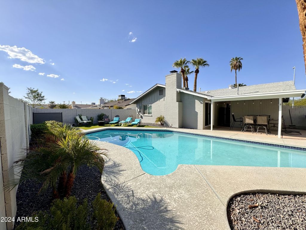 Photo of 1869 E Geneva Drive, Tempe, AZ 85282 (MLS # 6851200)