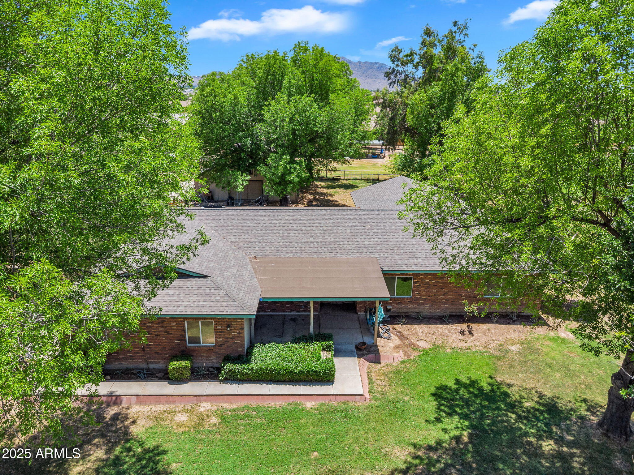 3887 E VIA DEL RANCHO Road