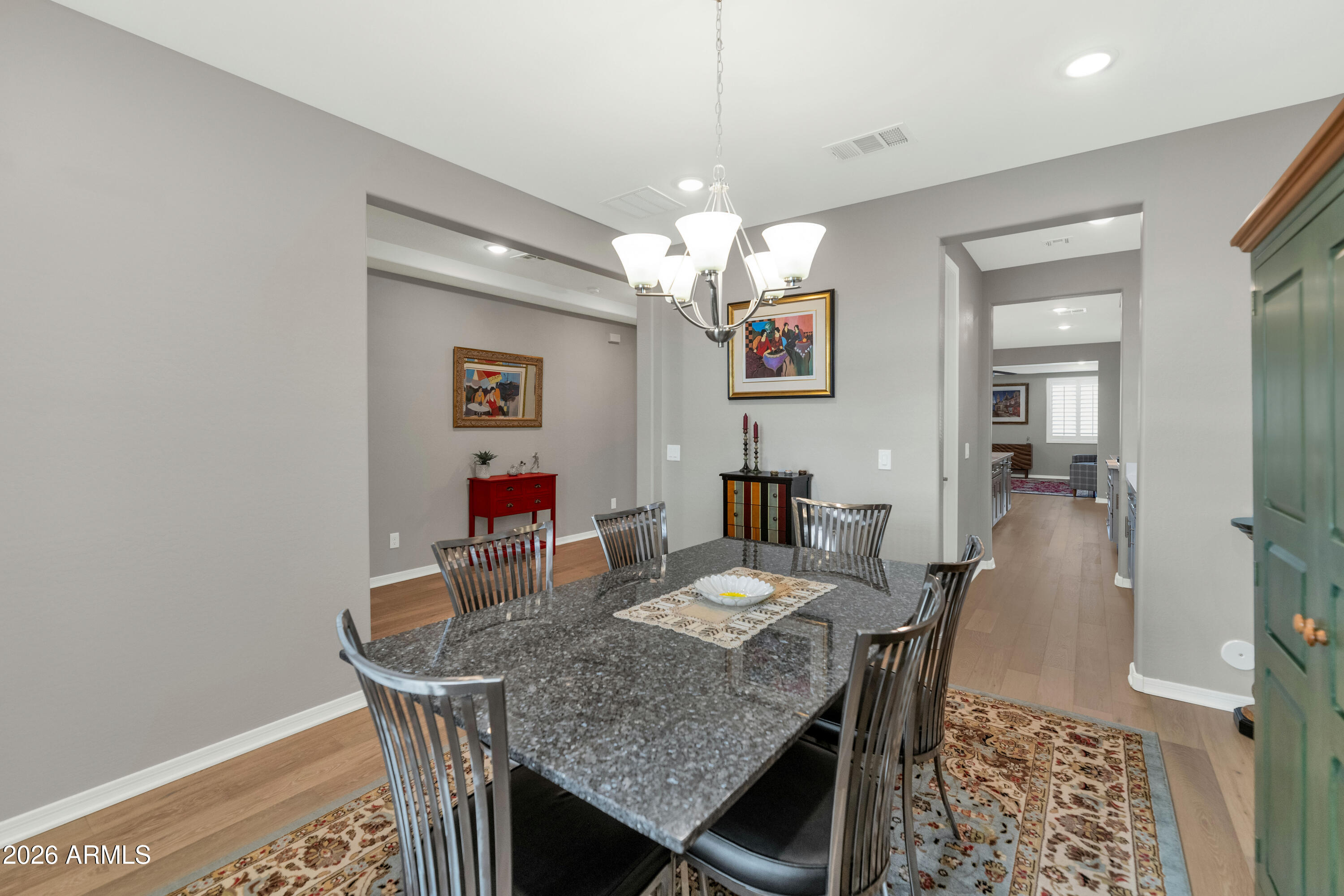 4334 N PIONEER Drive