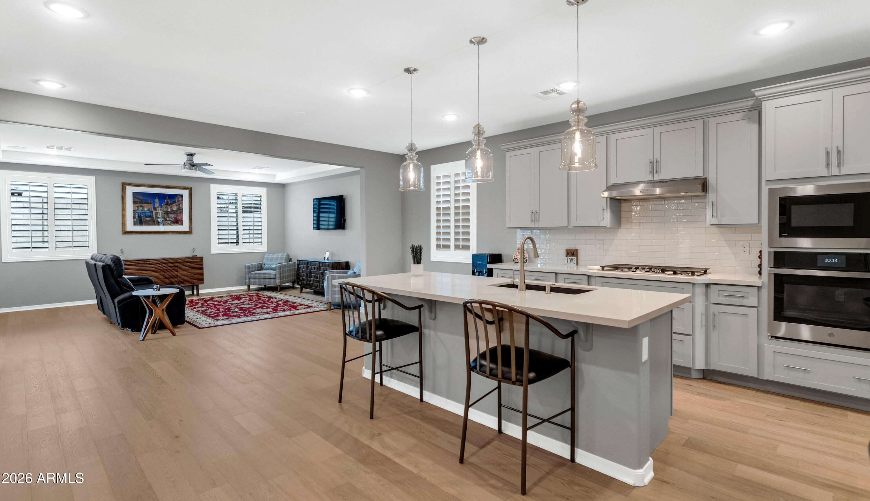 4334 N PIONEER Drive