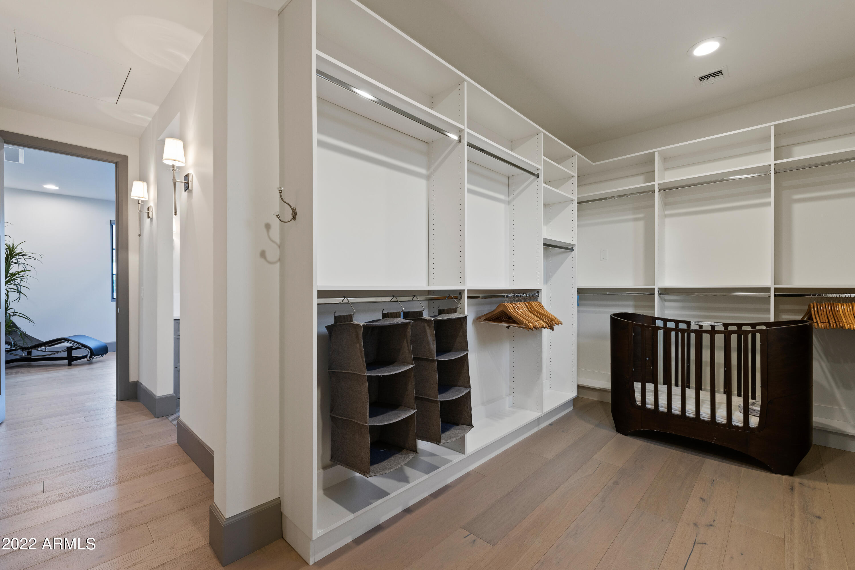 ARGYLE CIRCLE - Residential