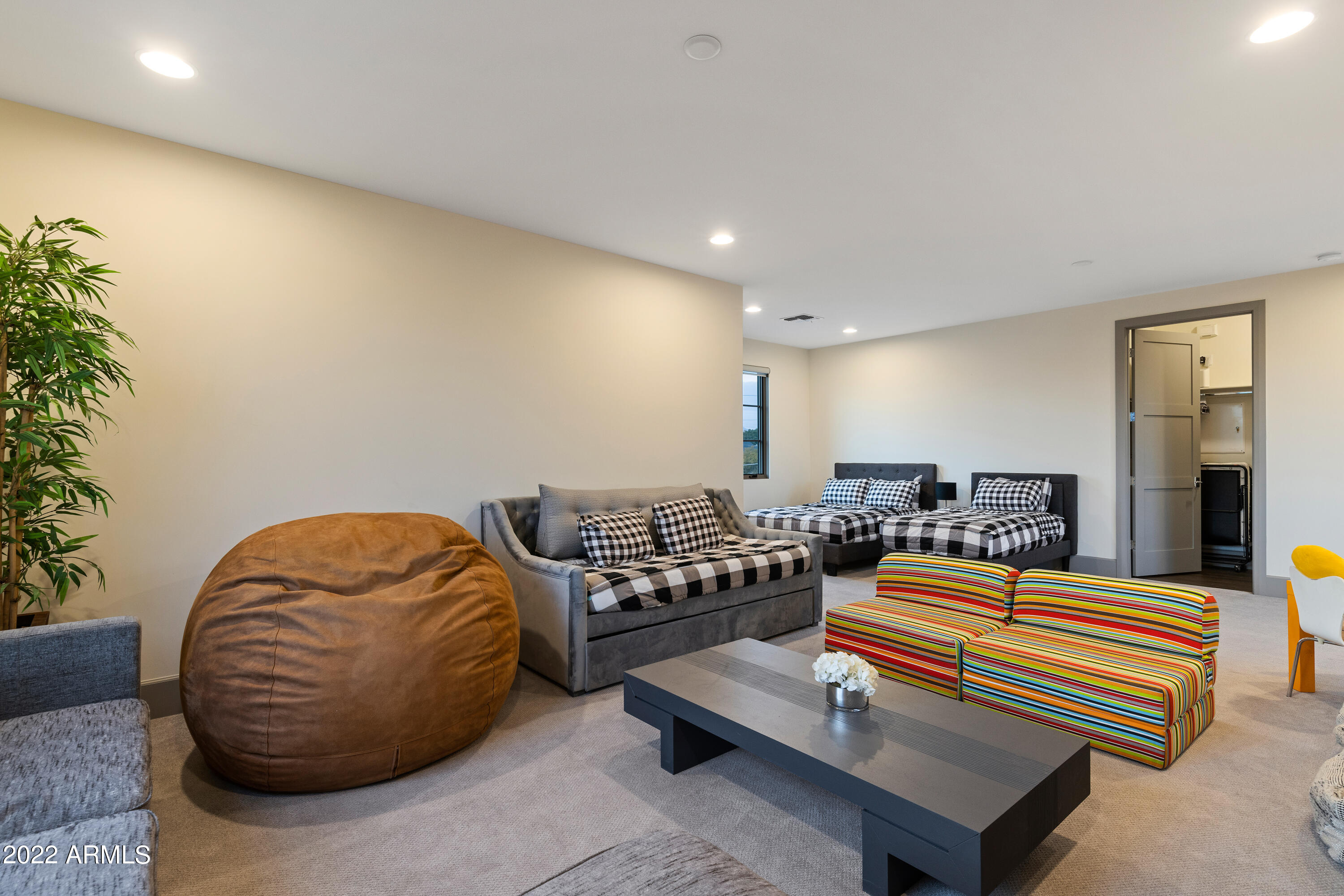 ARGYLE CIRCLE - Residential