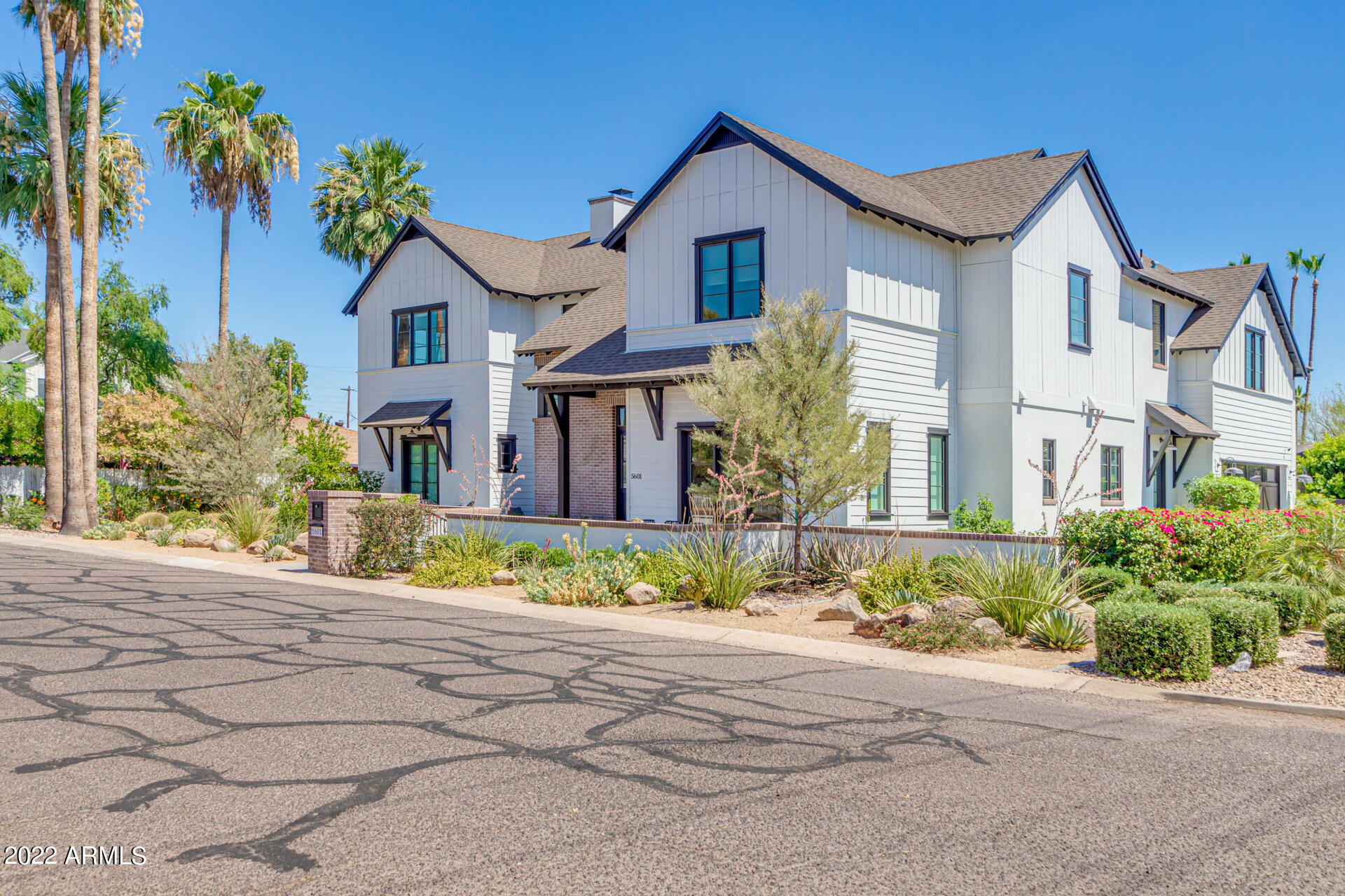 ARGYLE CIRCLE - Residential