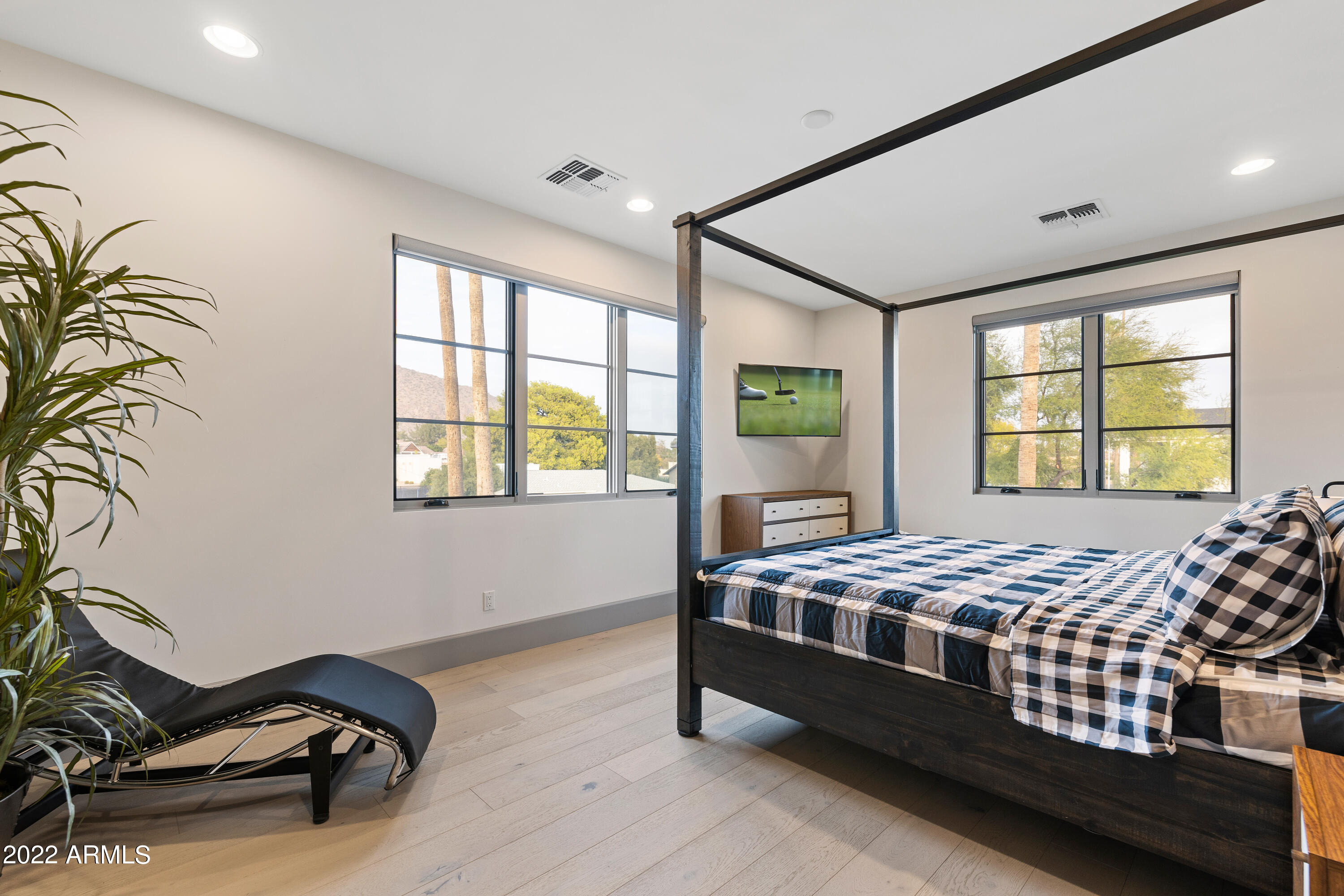 ARGYLE CIRCLE - Residential