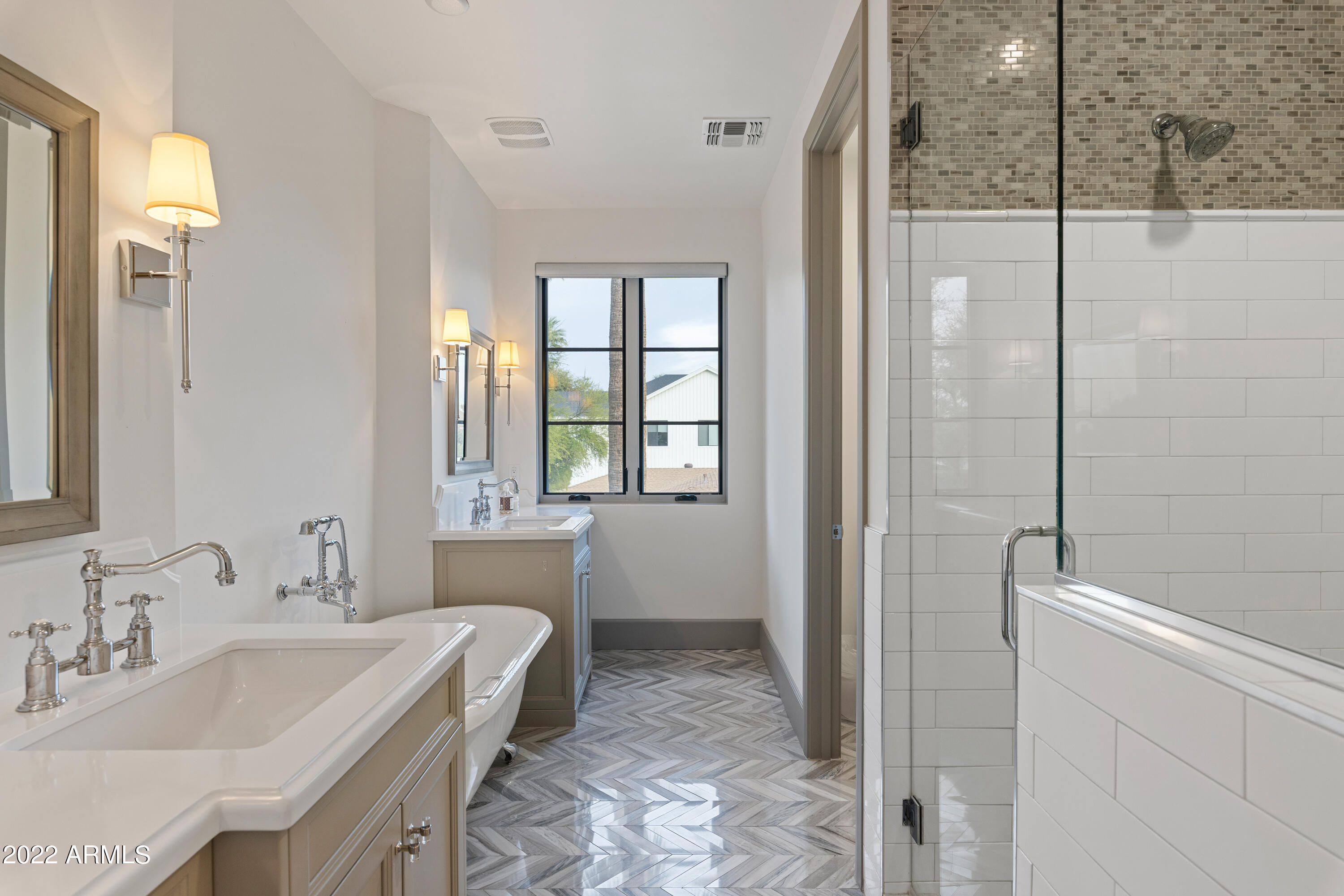 ARGYLE CIRCLE - Residential