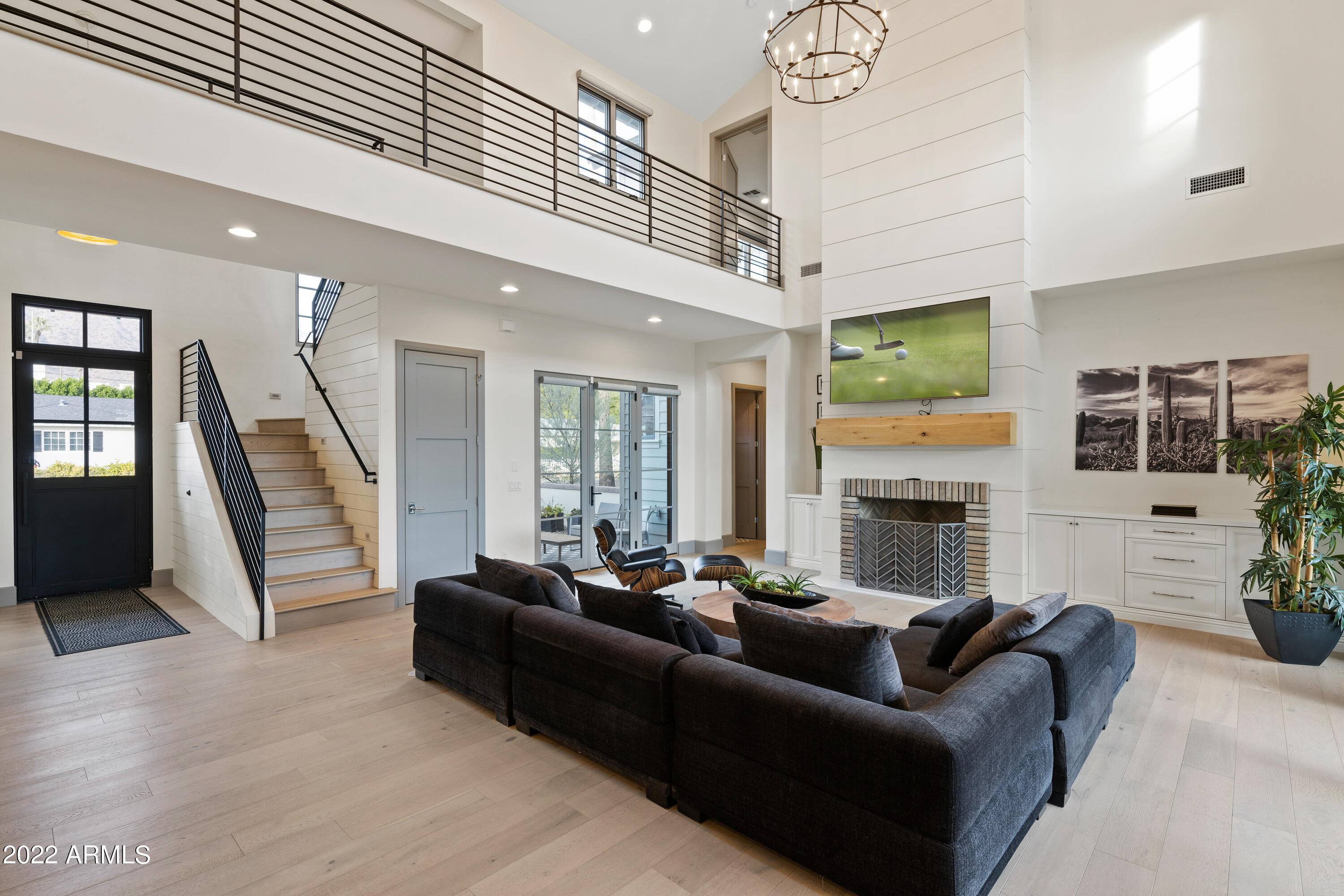 ARGYLE CIRCLE - Residential