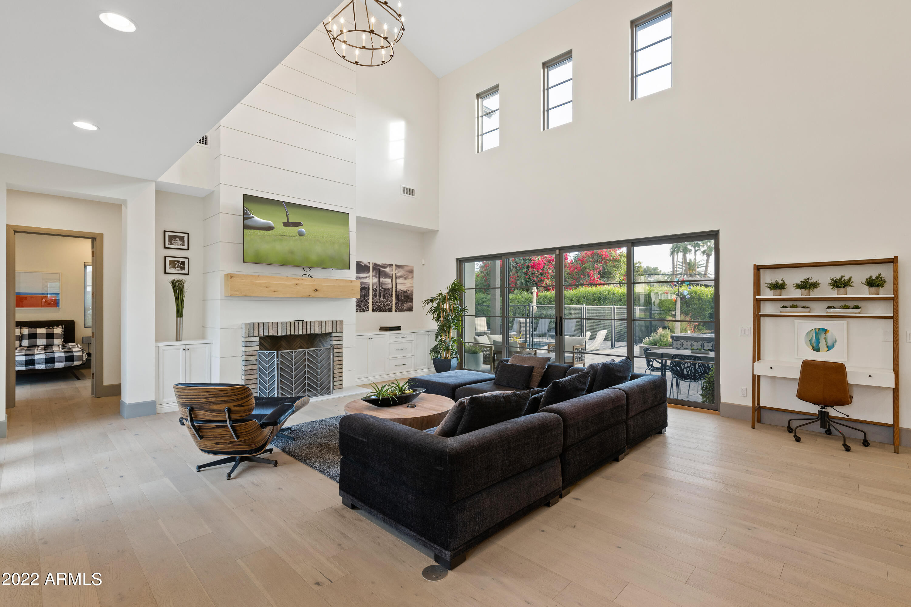 ARGYLE CIRCLE - Residential