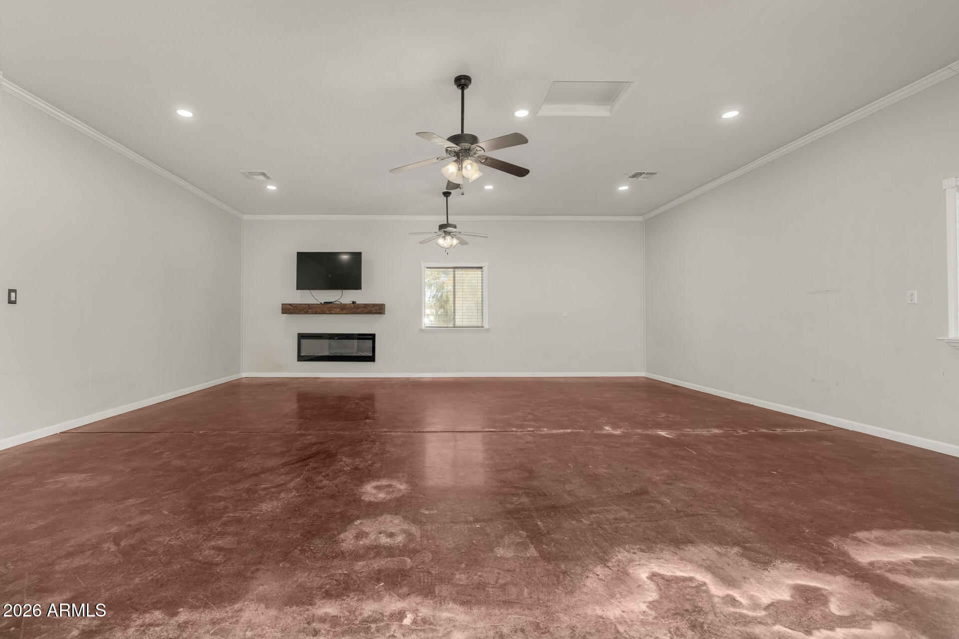 2266 E Willis Rd- CASITA --