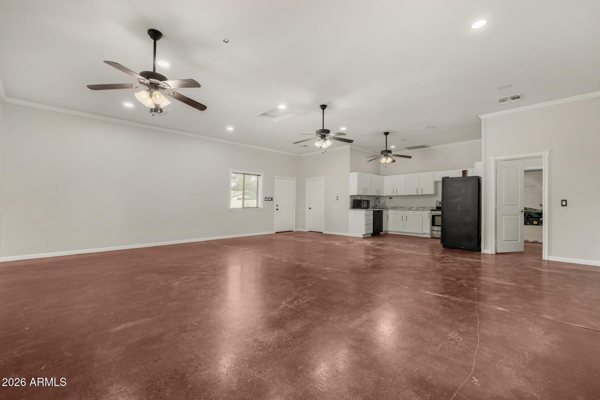 2266 E Willis Rd- CASITA --