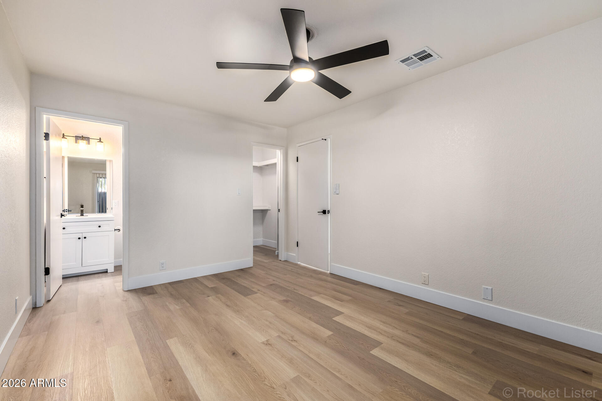 522 W BLACKHAWK Drive 3