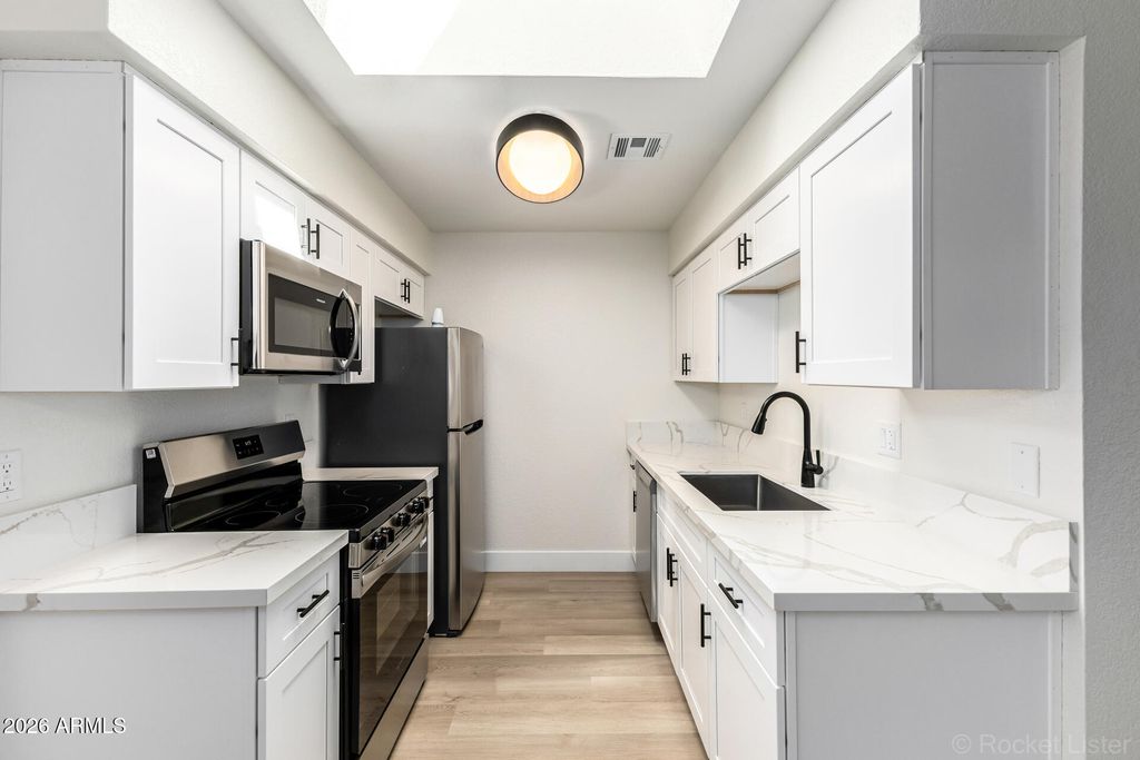 Photo of 522 W Blackhawk Drive #3, Phoenix, AZ 85027 (MLS # 7001678)