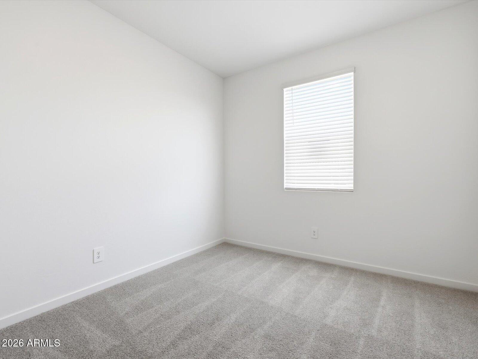 32984 N Vineyard Avenue