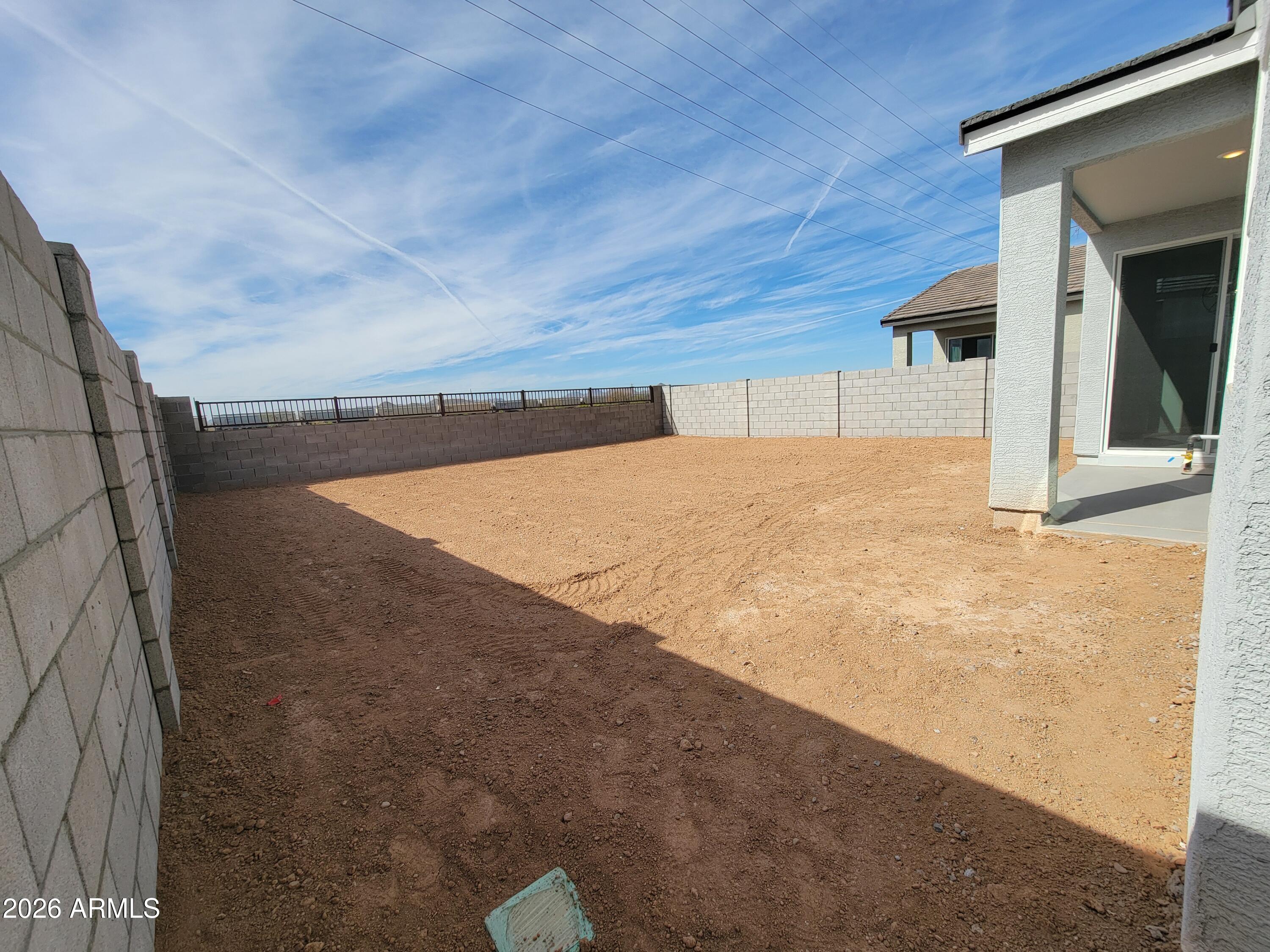 32984 N Vineyard Avenue