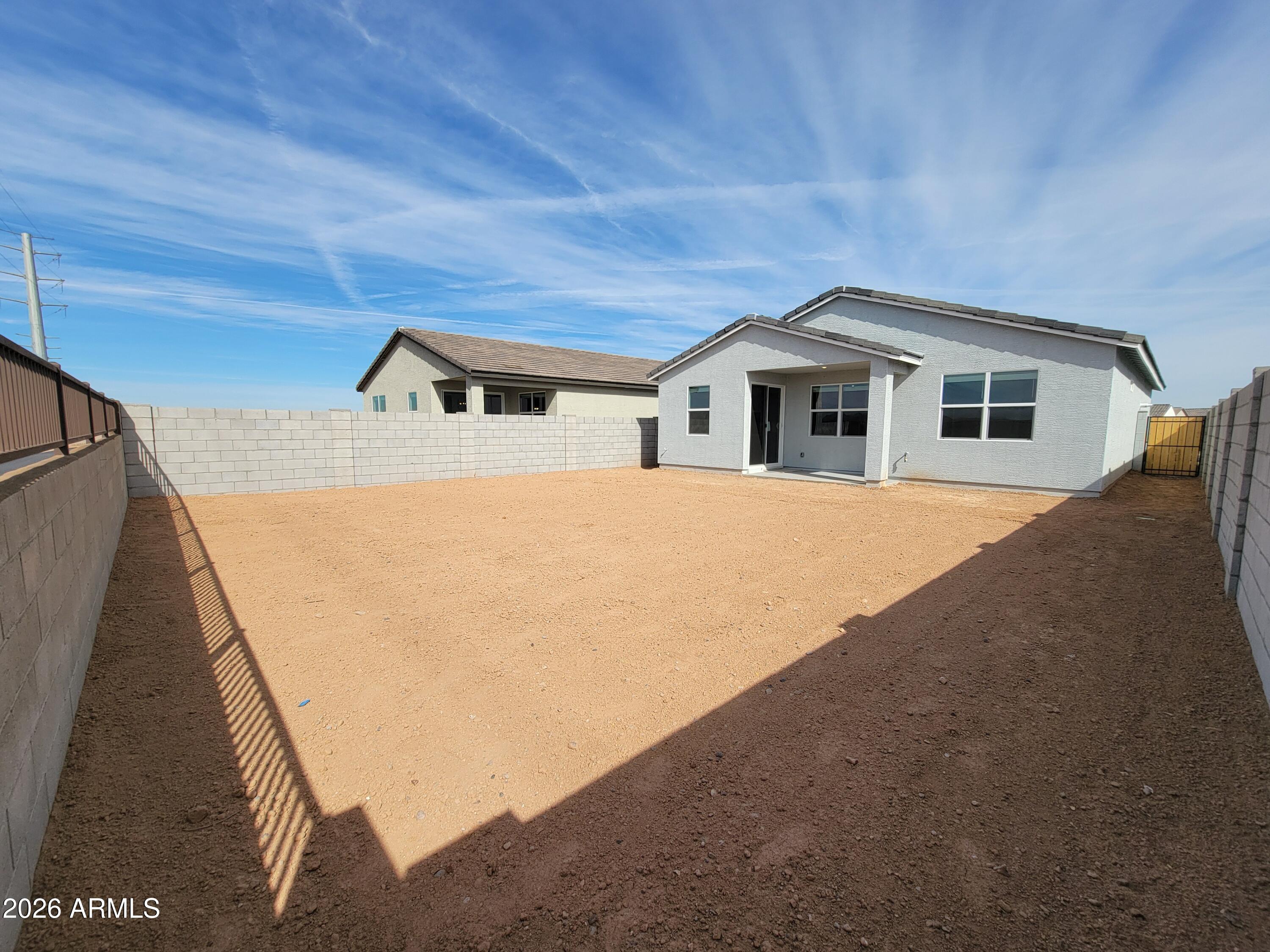 32984 N Vineyard Avenue