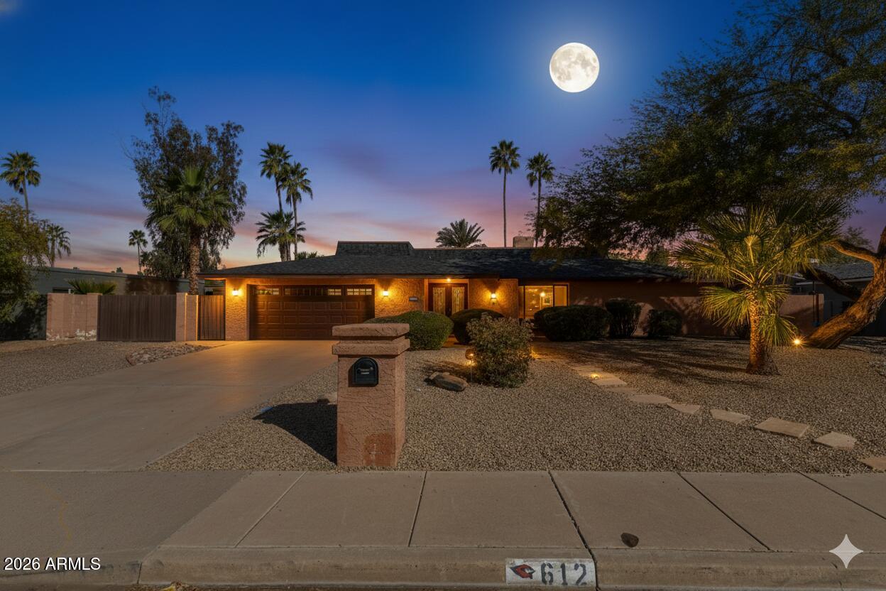 612 W GLENEAGLES Drive