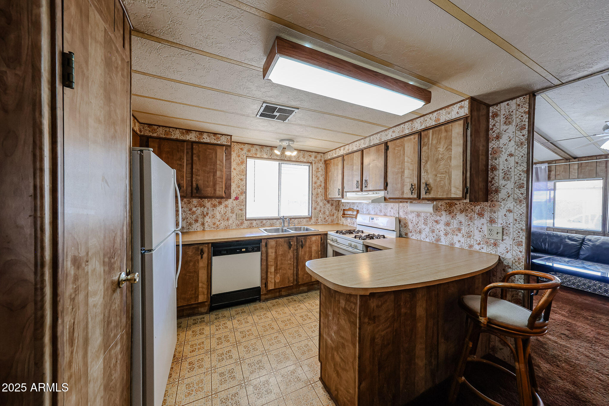 7344 W Peoria Avenue 4