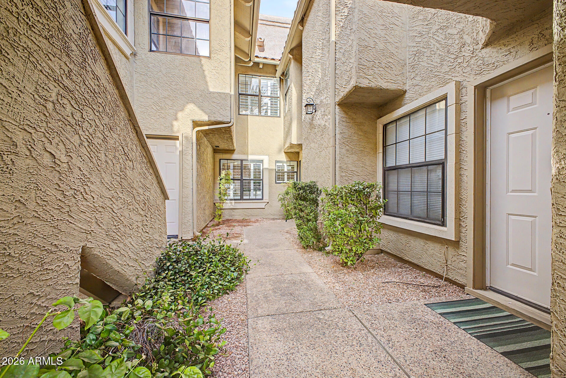 8300 E VIA DE VENTURA Boulevard 1002