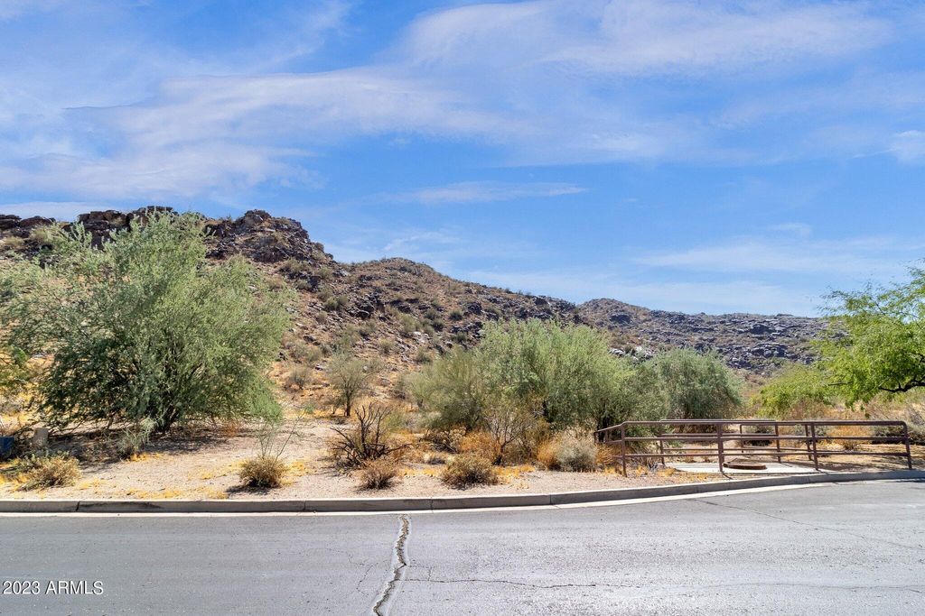 Photo of 2105 E Beth Drive #9, Phoenix, AZ 85042 (MLS # 6616638)