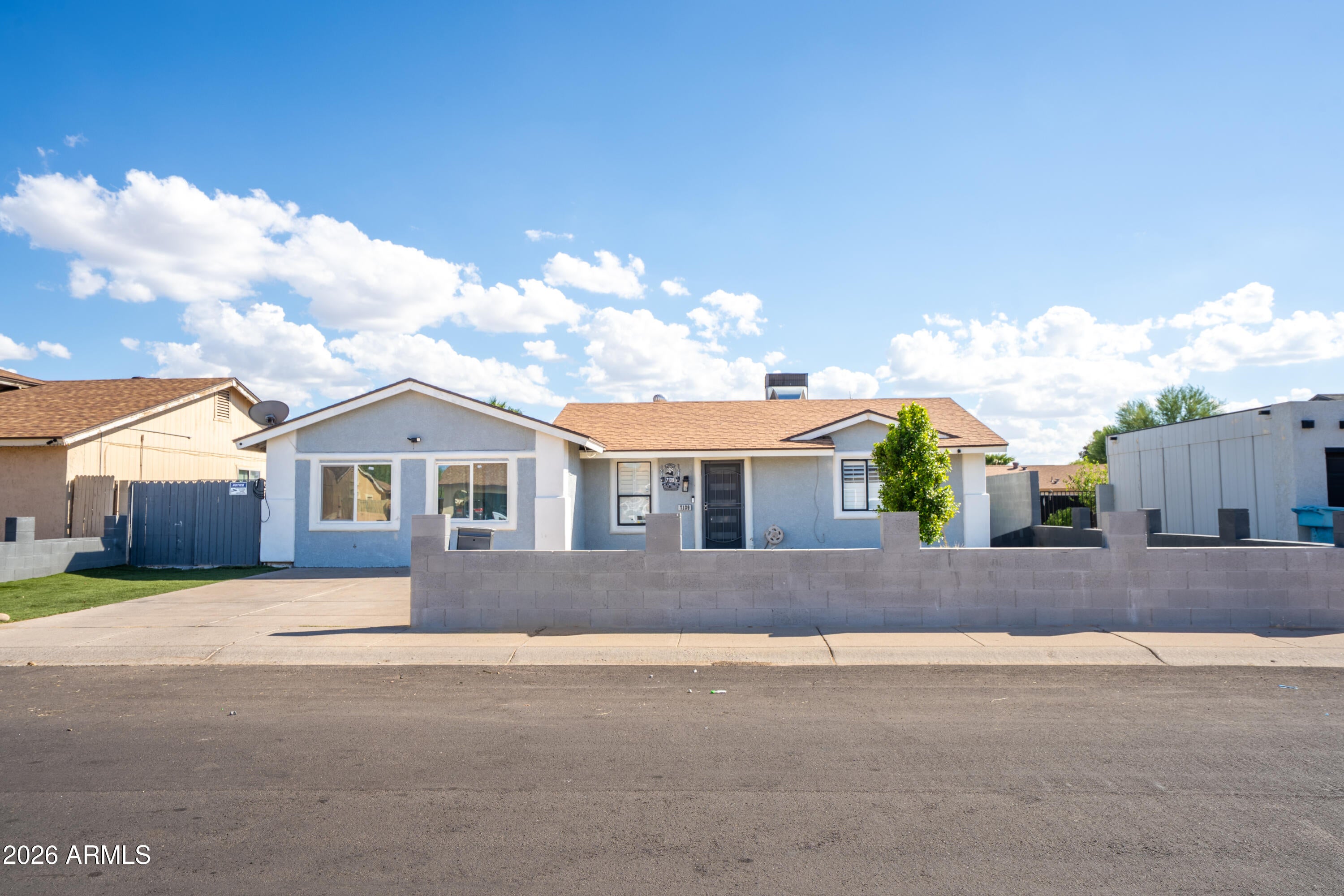 7139 W EARLL Drive