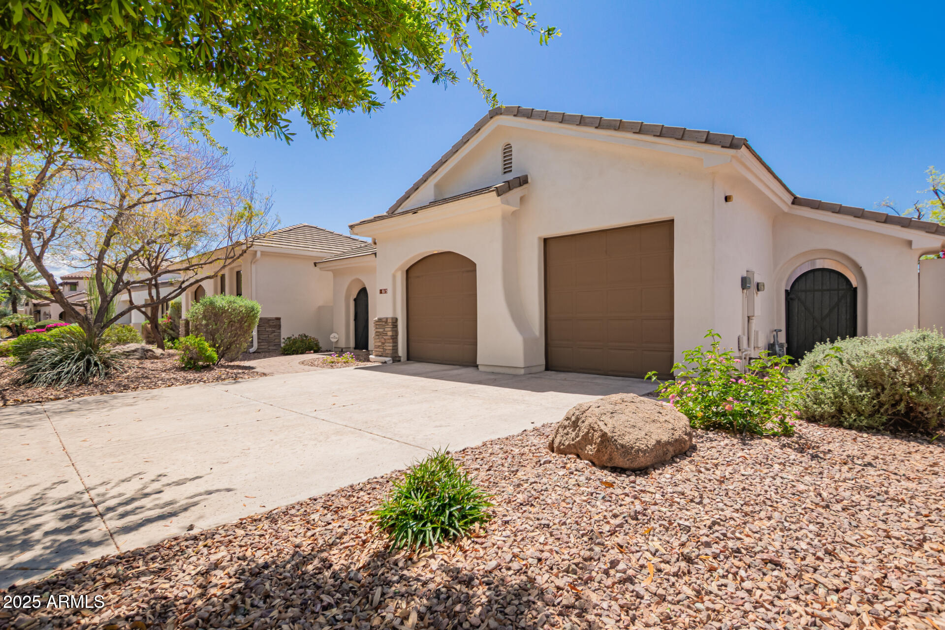 815 W JUNIPER Lane