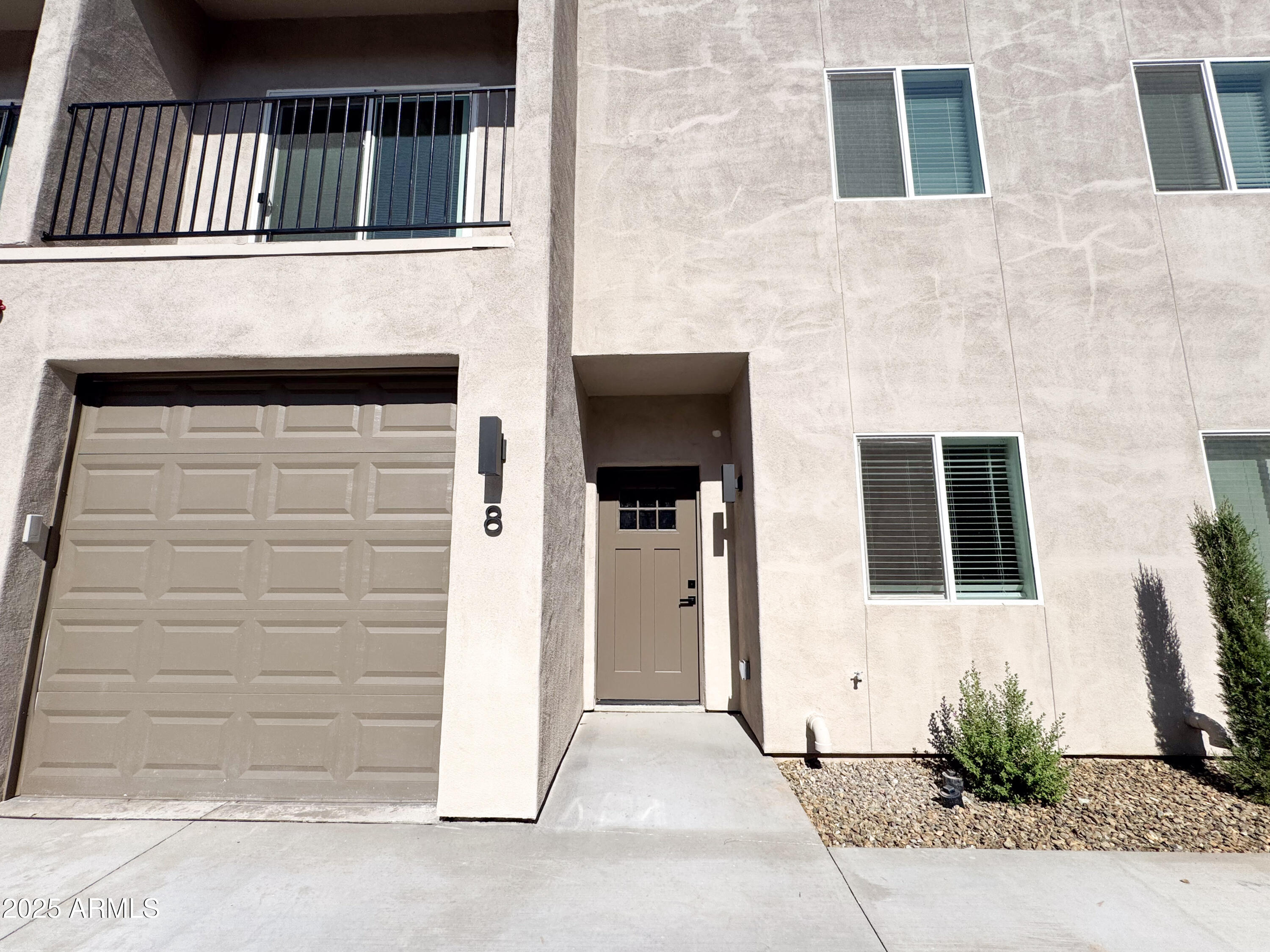 165 Sugarloaf Street 8