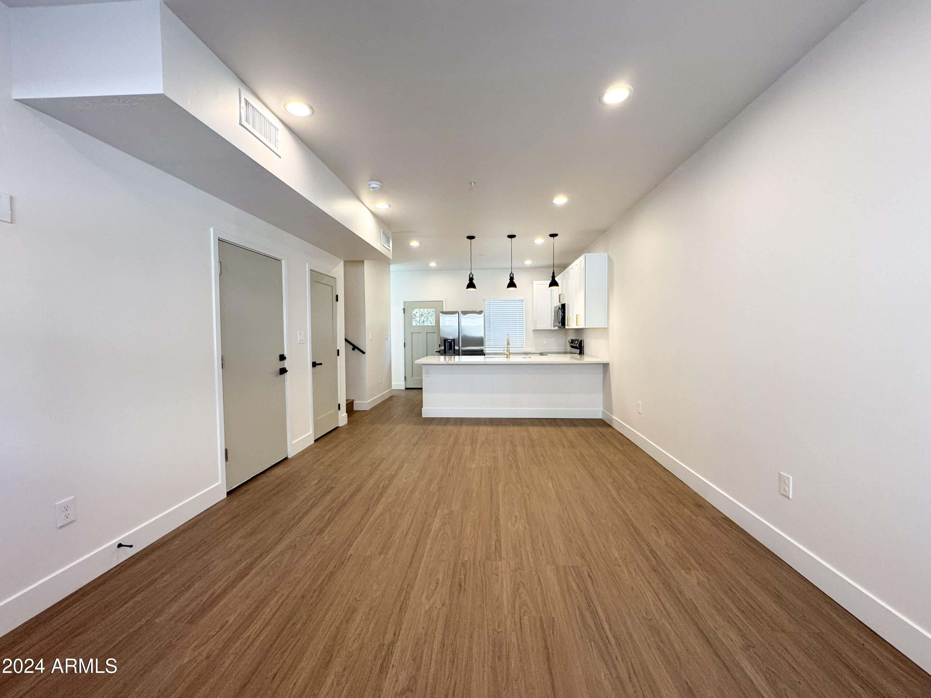 165 Sugarloaf Street 8