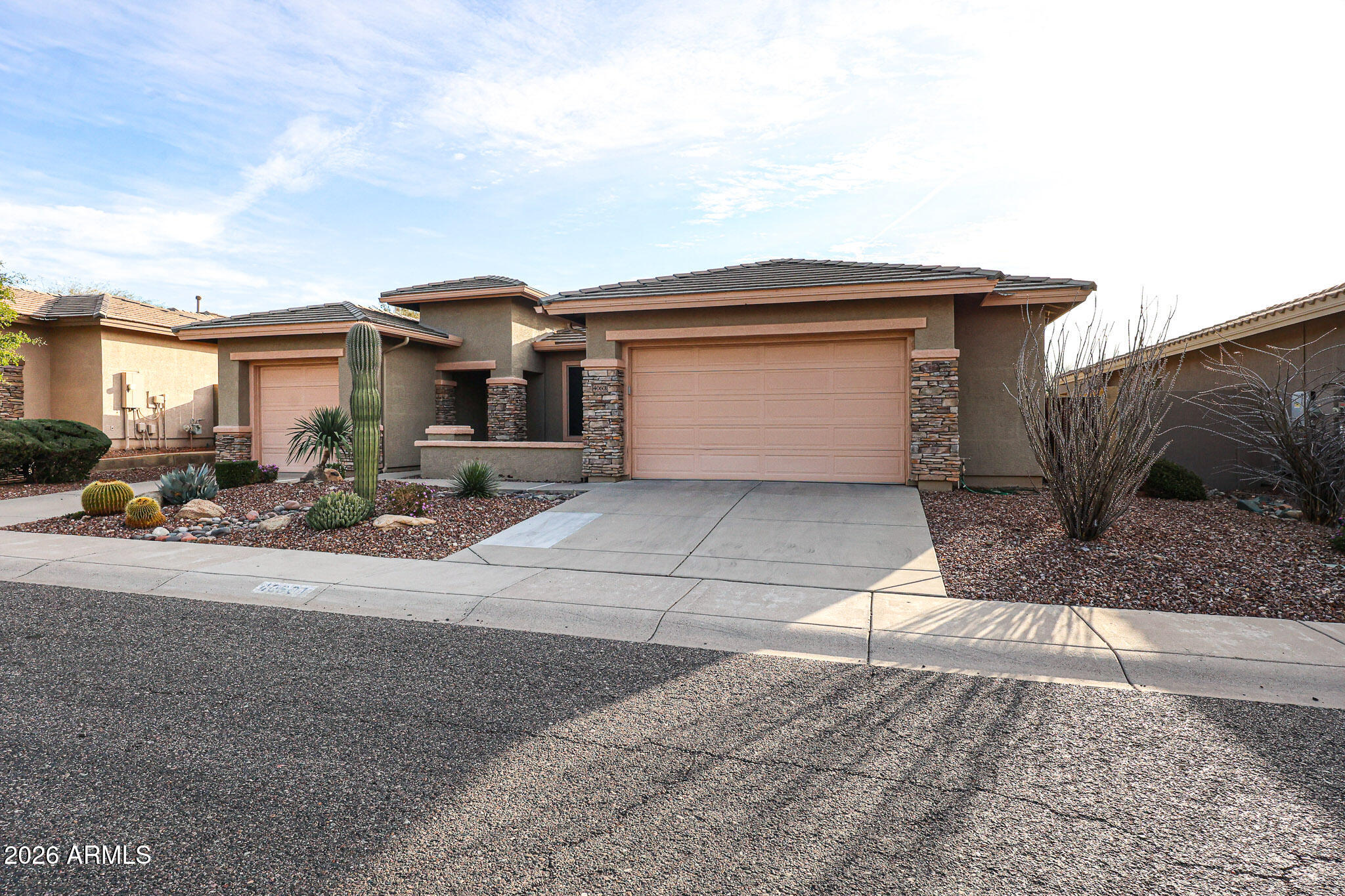 40601 N REPUBLIC Way