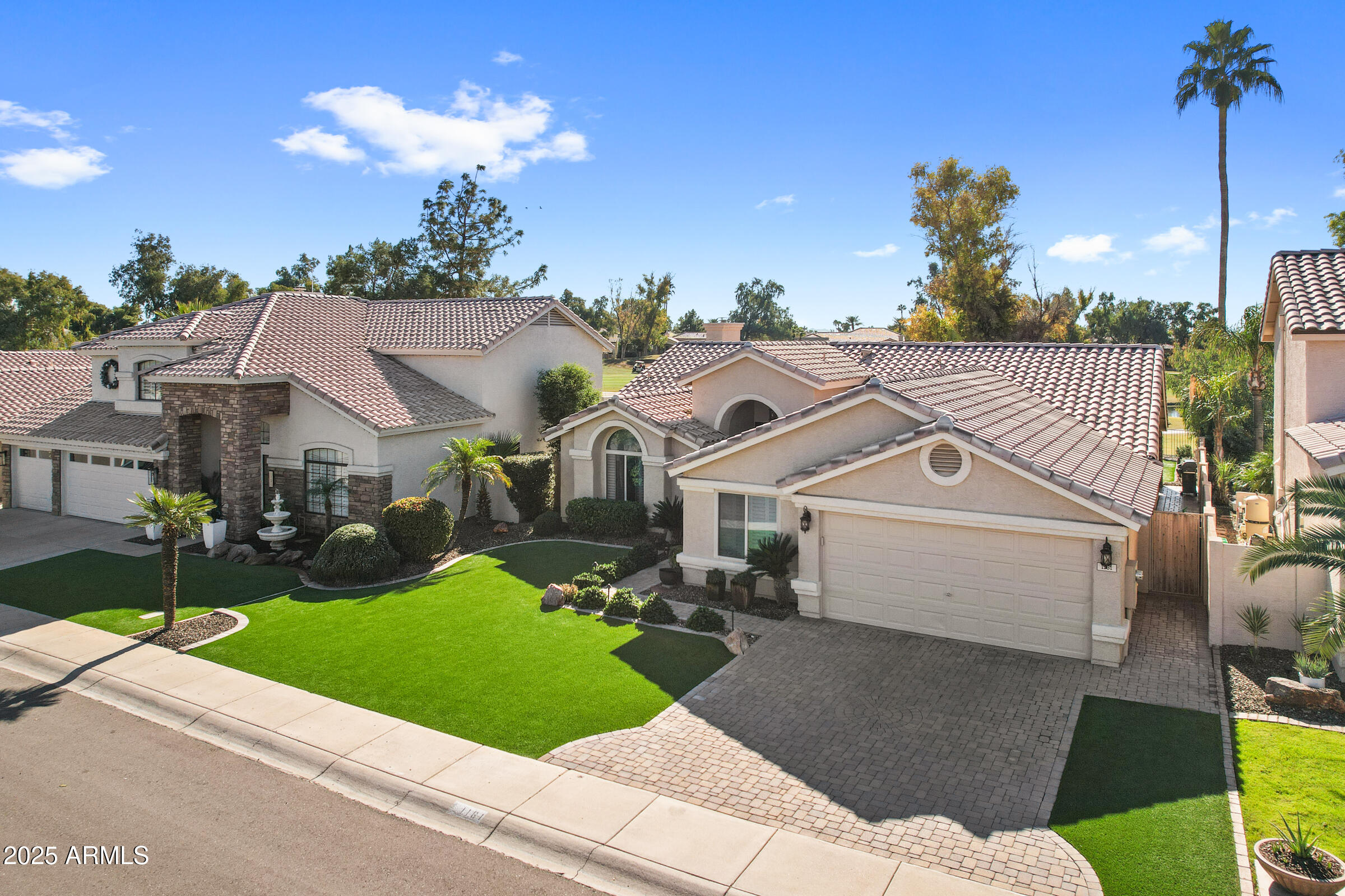 1161 W HONEYSUCKLE Lane