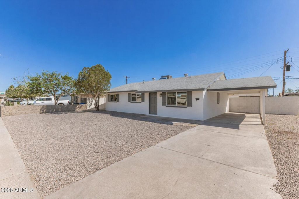 Photo of 1307 W 7th Avenue, Mesa, AZ 85202 (MLS # 6996949)