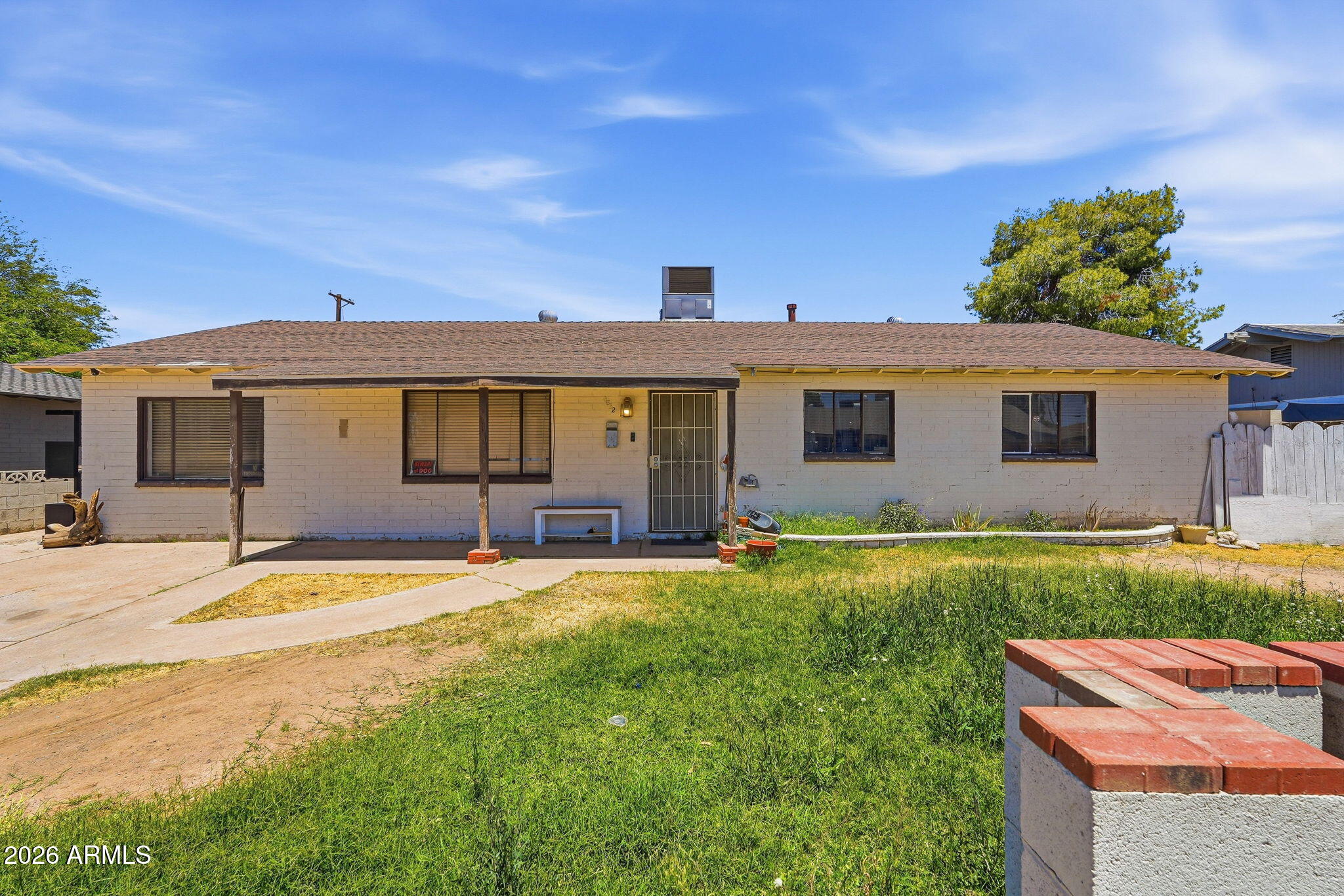4832 W Earll Drive