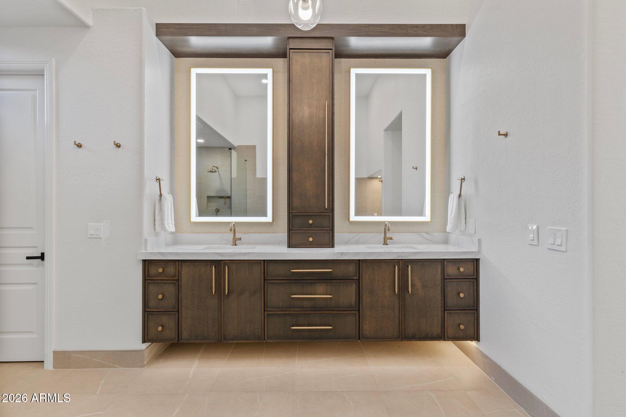 DC RANCH - Residential