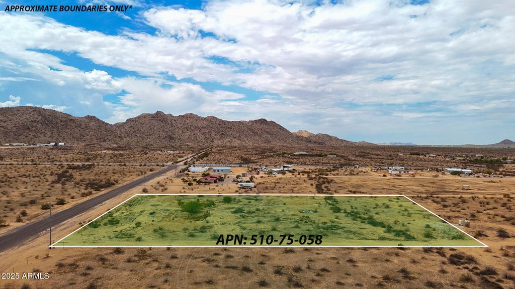 Photo of 55610 W Mcdavid Rd (lot 4) 2.9 Acres Rd #-, Maricopa, AZ 85139 (MLS # 6961828)